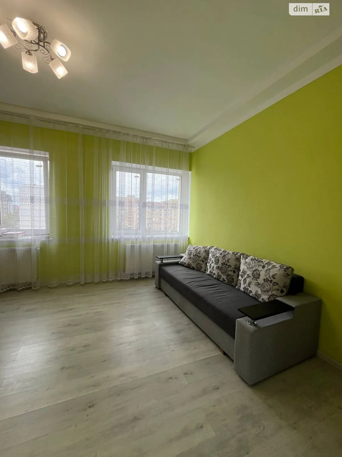 Продається 1-кімнатна квартира 48.1 кв. м у Івано-Франківську