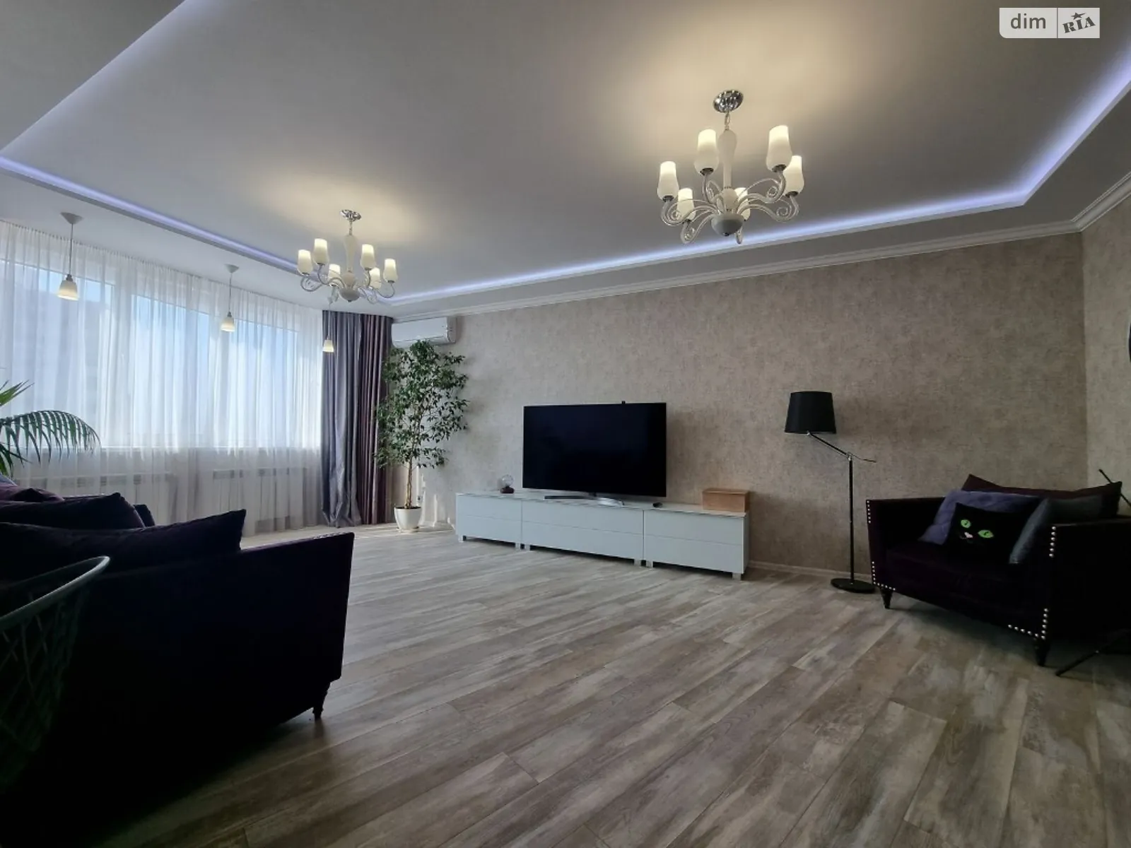 Продается 4-комнатная квартира 141 кв. м в Киеве, ул. Чавдар Елизаветы, 13 - фото 1