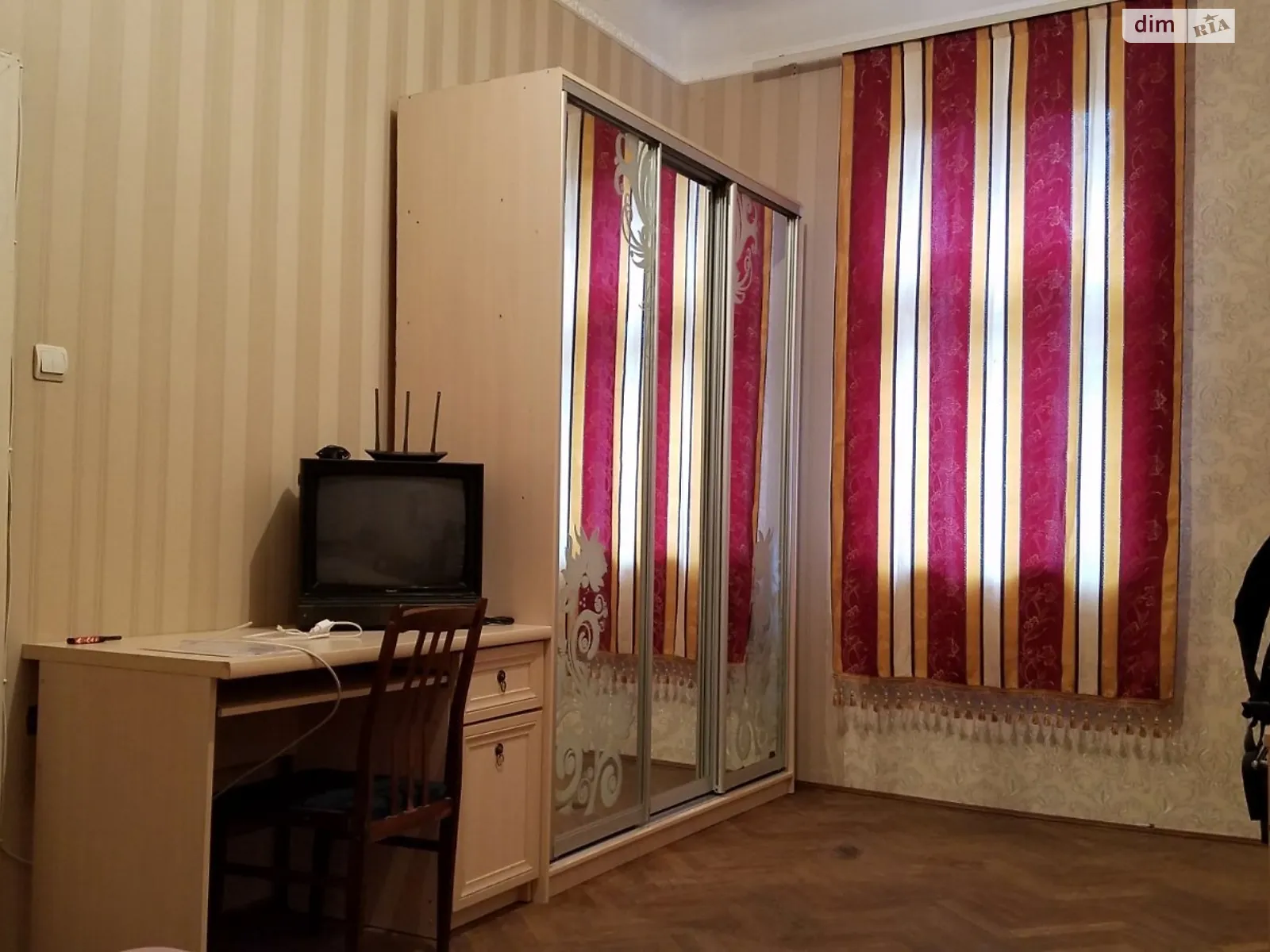 Сдается в аренду 1-комнатная квартира 37 кв. м в Черновцах, цена: 180 $