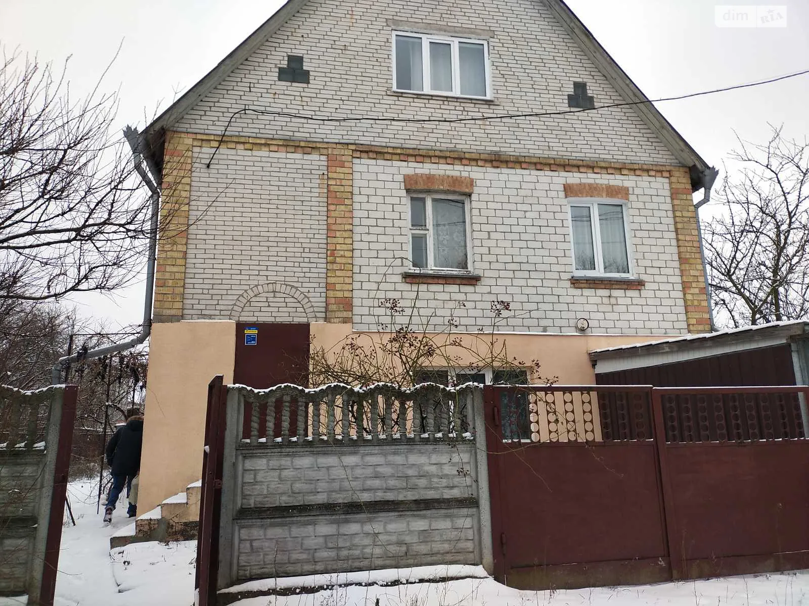 Продается дом на 2 этажа 76 кв. м с камином, цена: 65000 $