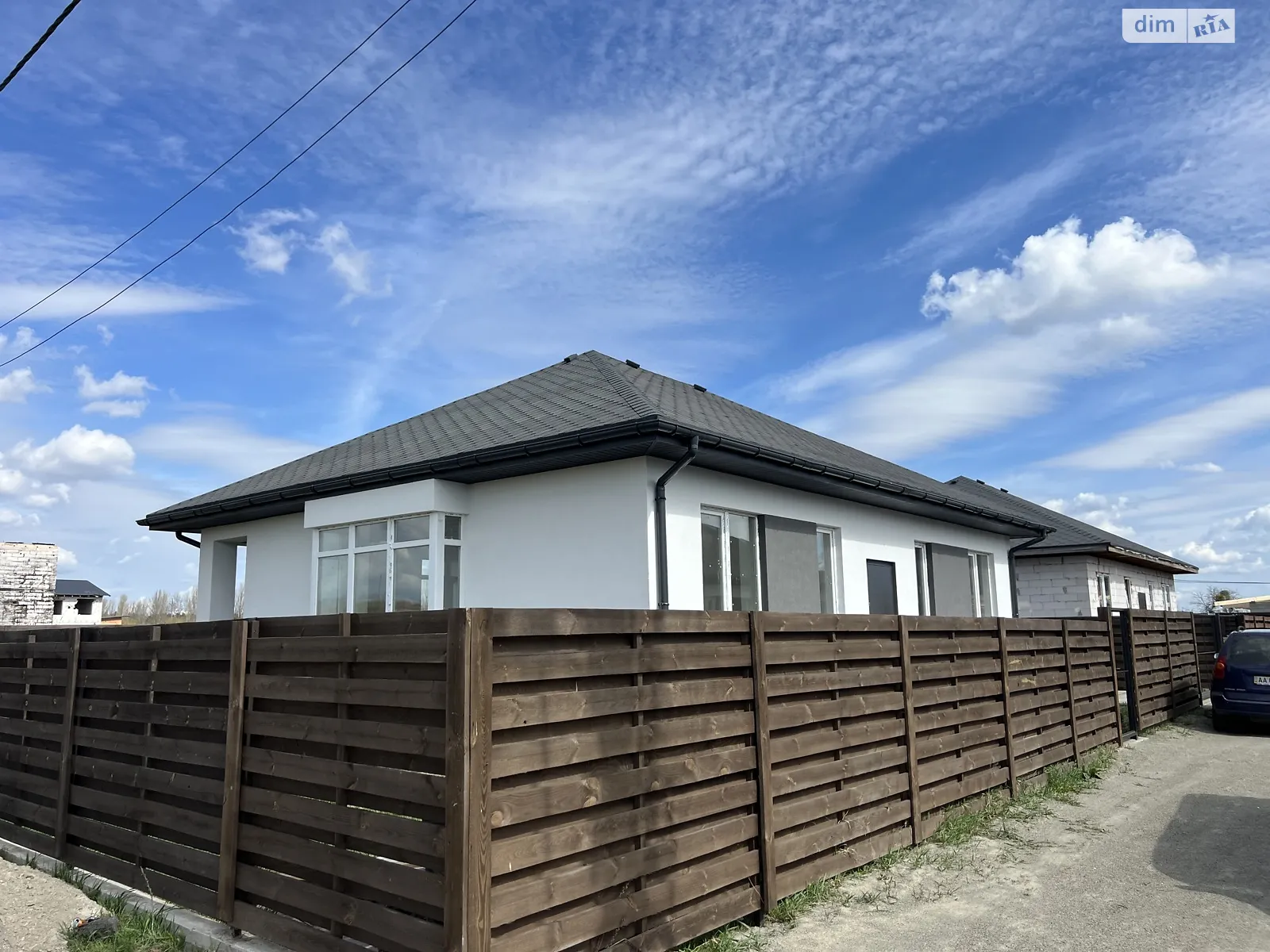 Продается одноэтажный дом 100 кв. м с гаражом, цена: 75000 $ - фото 1