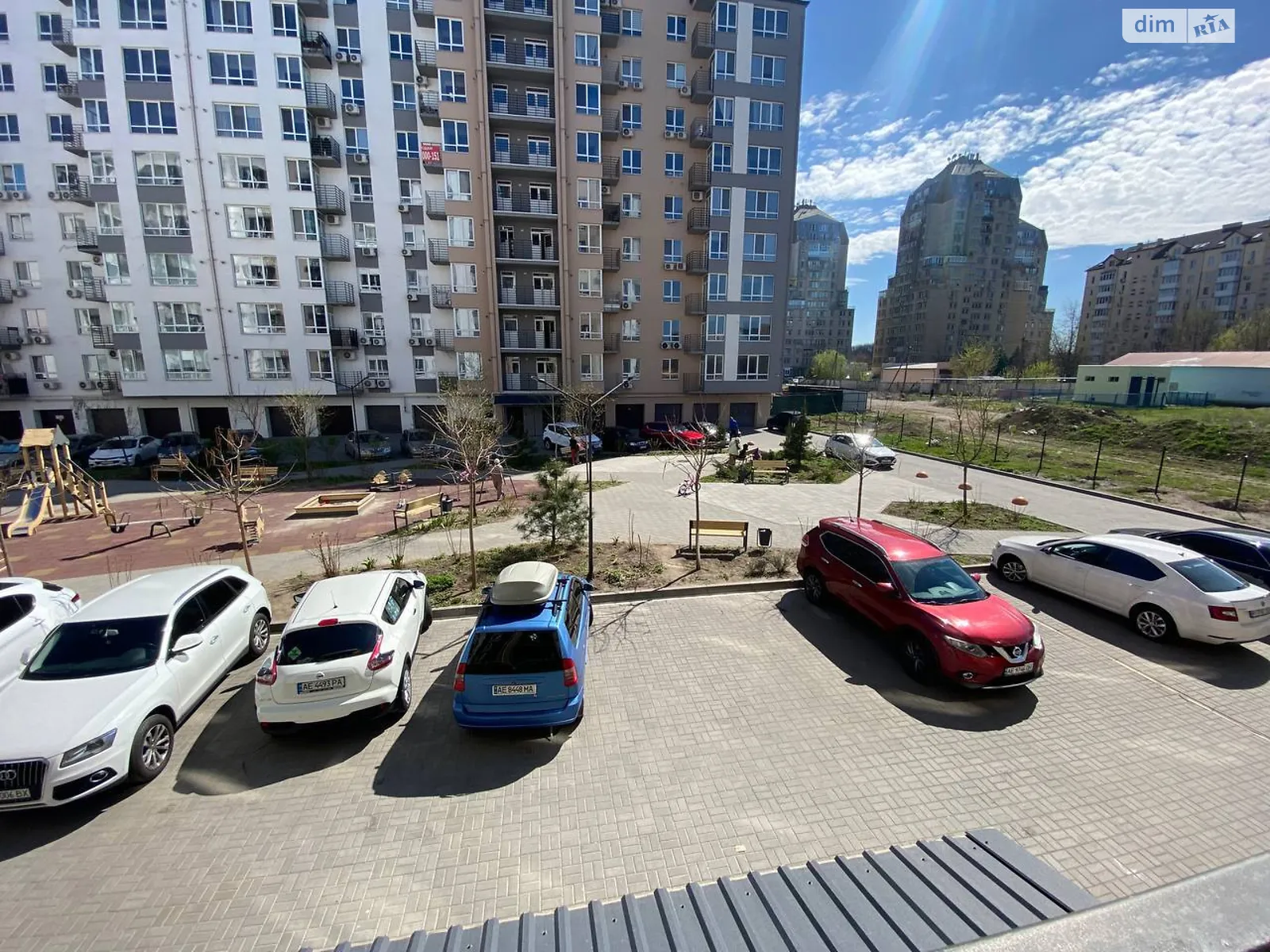 Продается 3-комнатная квартира 89.7 кв. м в Слобожанском, ул. Семейная - фото 1