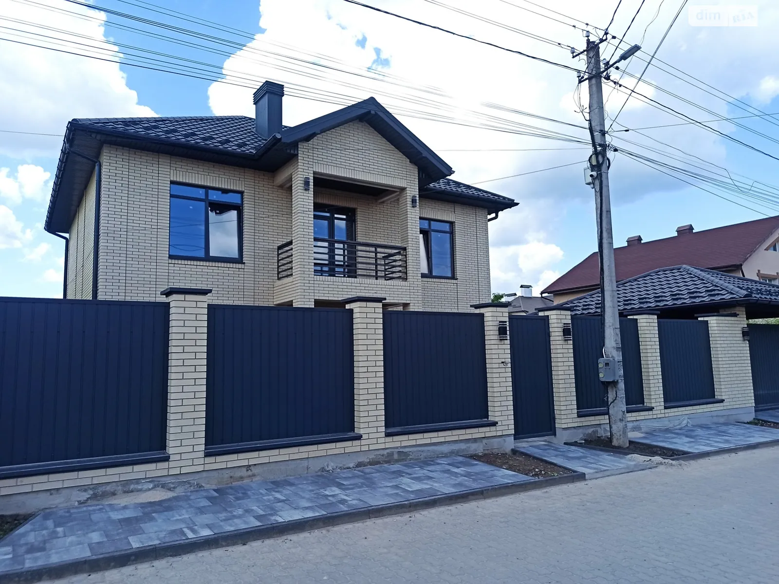 Продается дом на 2 этажа 190 кв. м с мебелью, цена: 245000 $ - фото 1