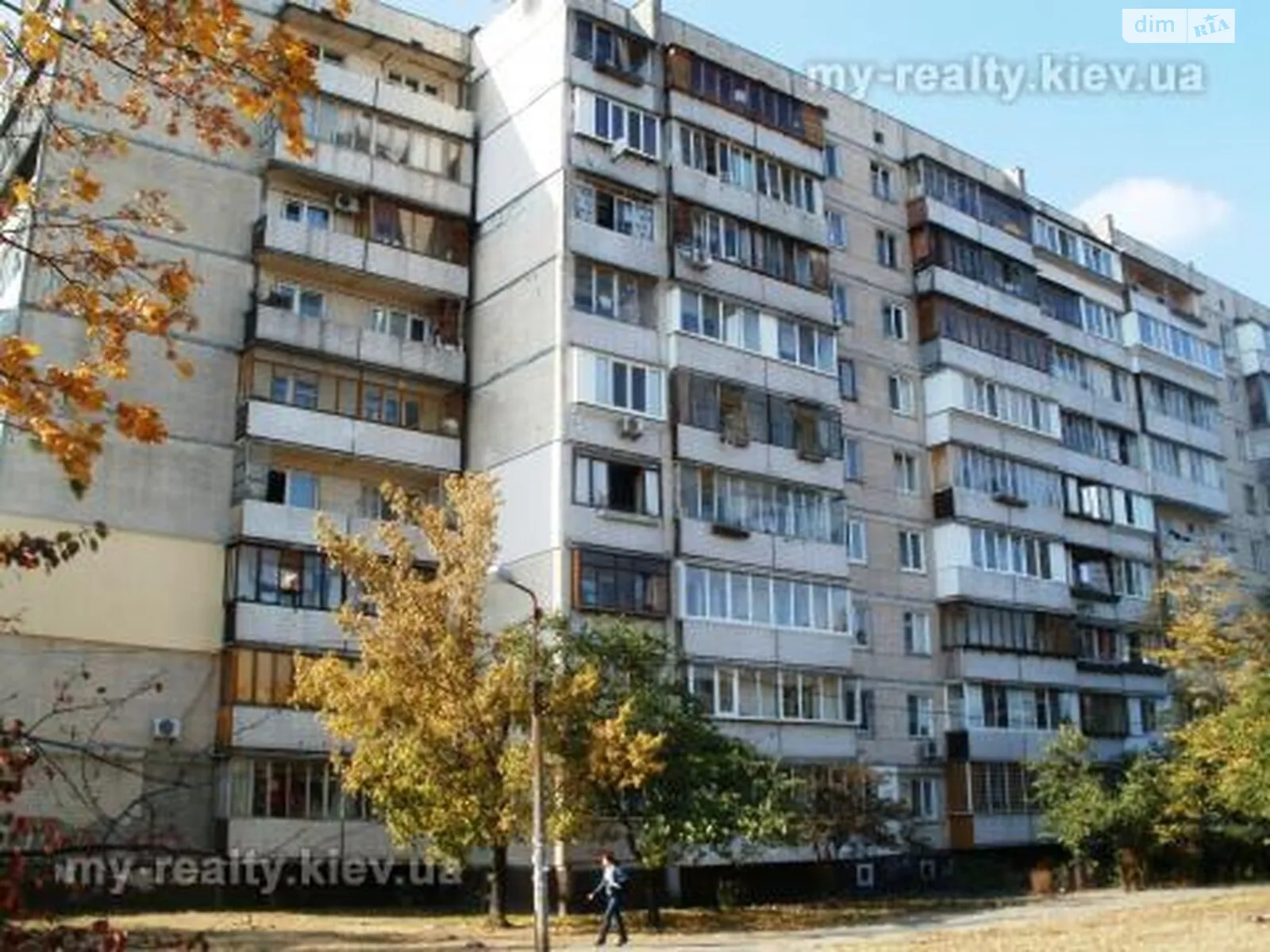 Продається 2-кімнатна квартира 55.4 кв. м у Києві, вул. Героїв Дніпра, 20А