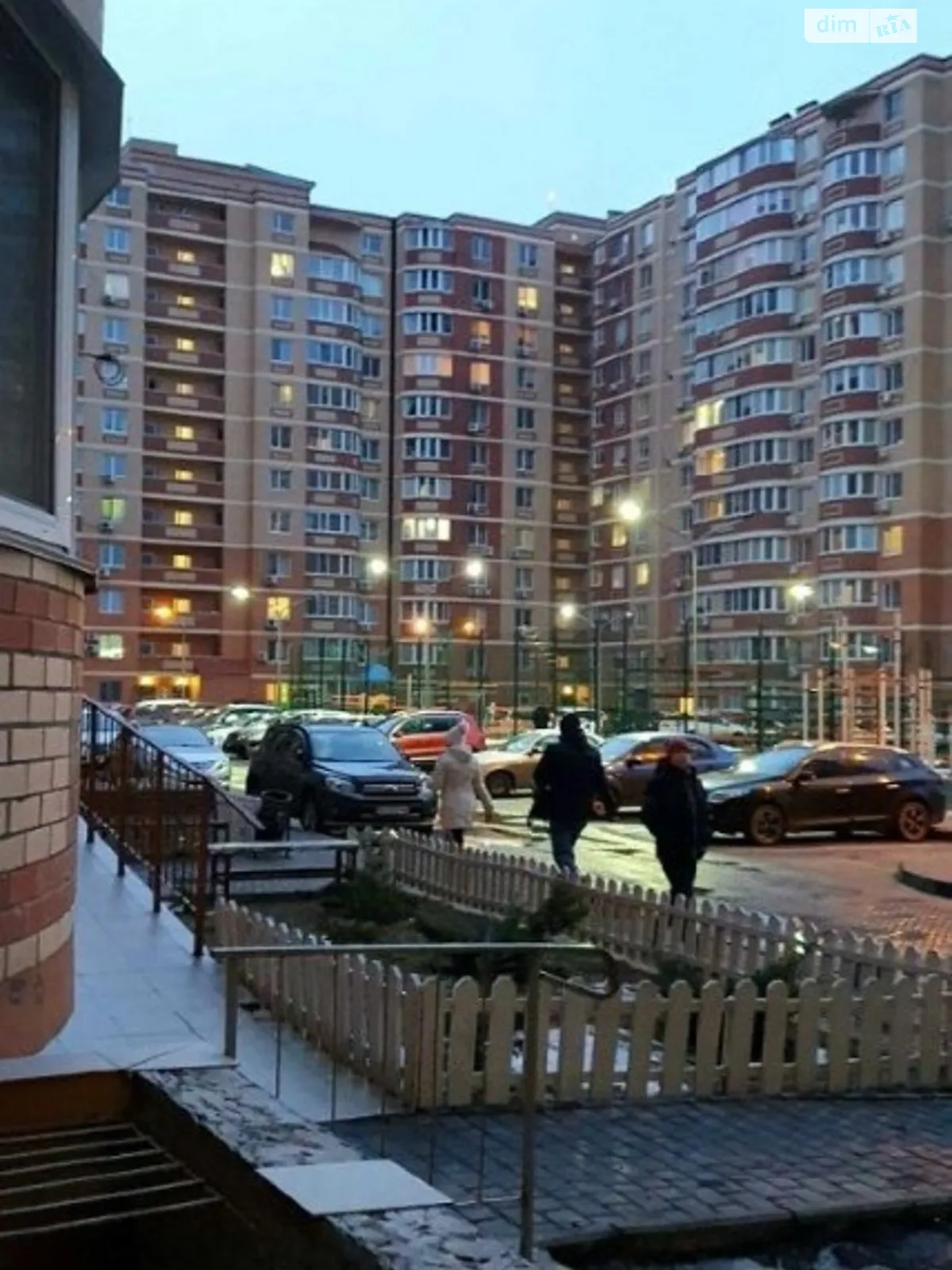 Продается 3-комнатная квартира 93 кв. м в Одессе, ул. Школьная