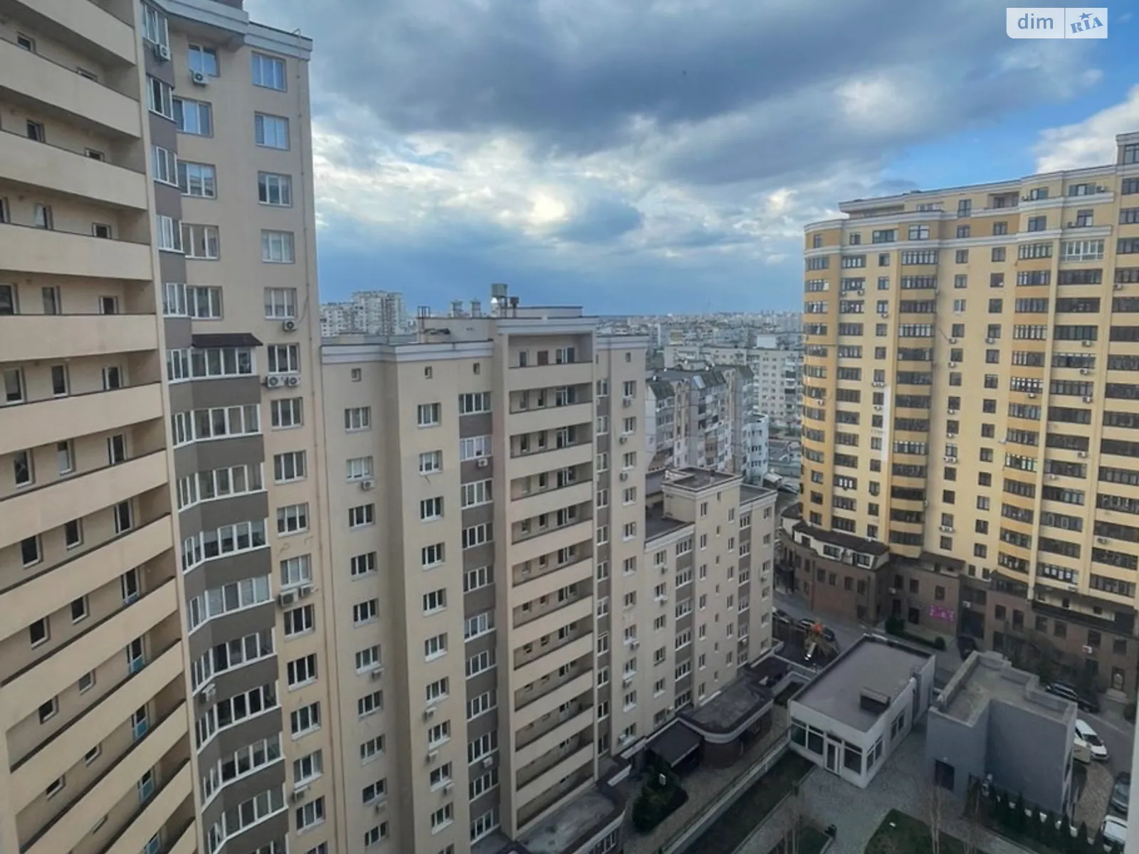 Продается 2-комнатная квартира 69 кв. м в Вишневом, ул. Витянская - фото 1