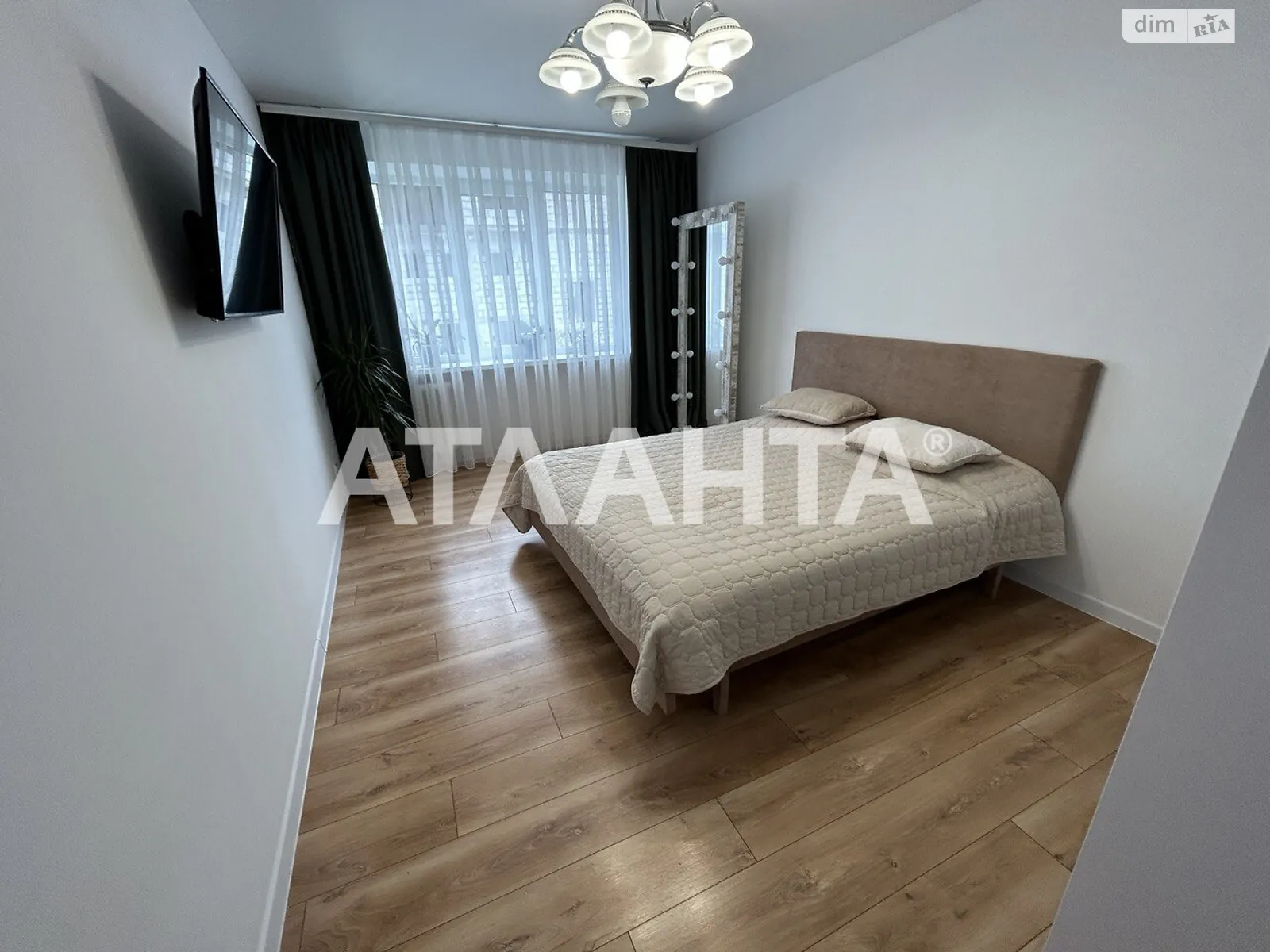 Продается 3-комнатная квартира 60.1 кв. м в Черновцах, цена: 85000 $ - фото 1