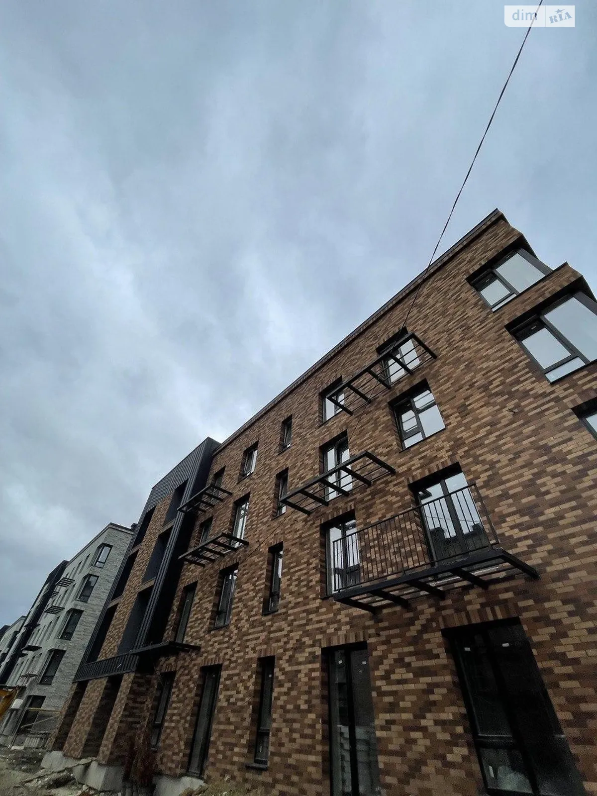 Продается 2-комнатная квартира 64 кв. м в Ивано-Франковске, ул. 24 Августа