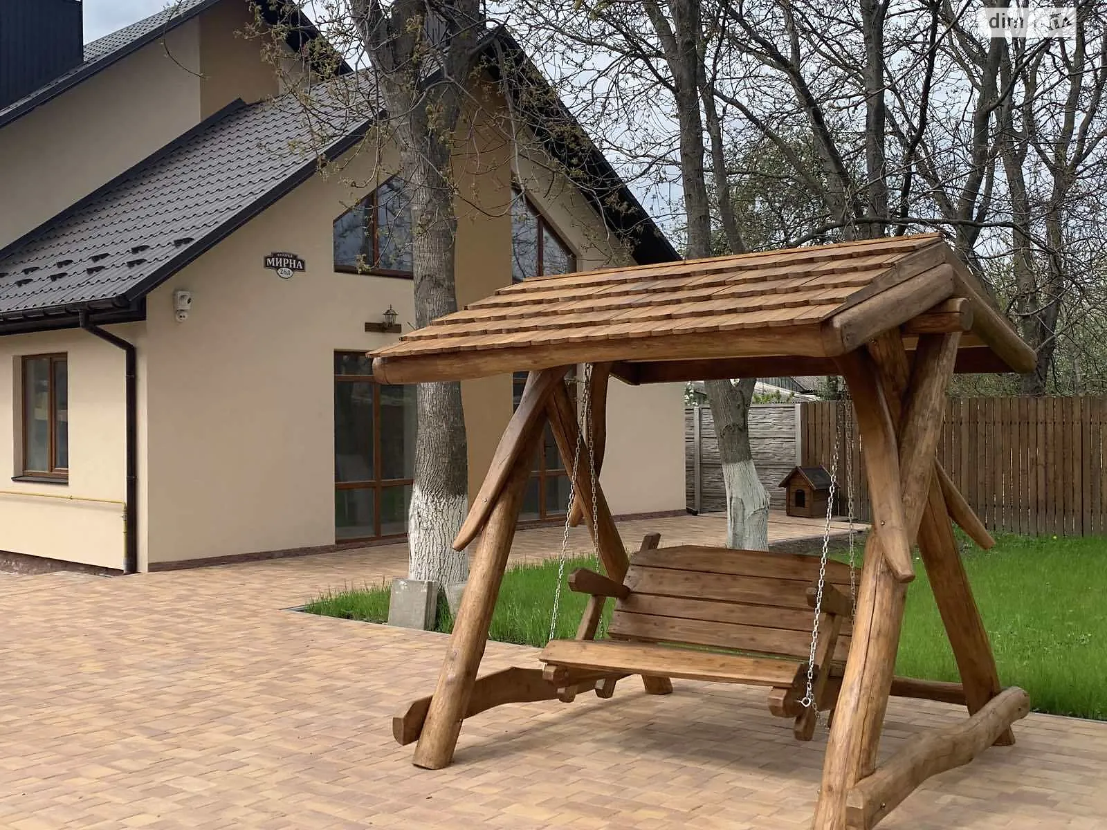 Продается дом на 2 этажа 190 кв. м с баней/сауной, цена: 230000 $ - фото 1