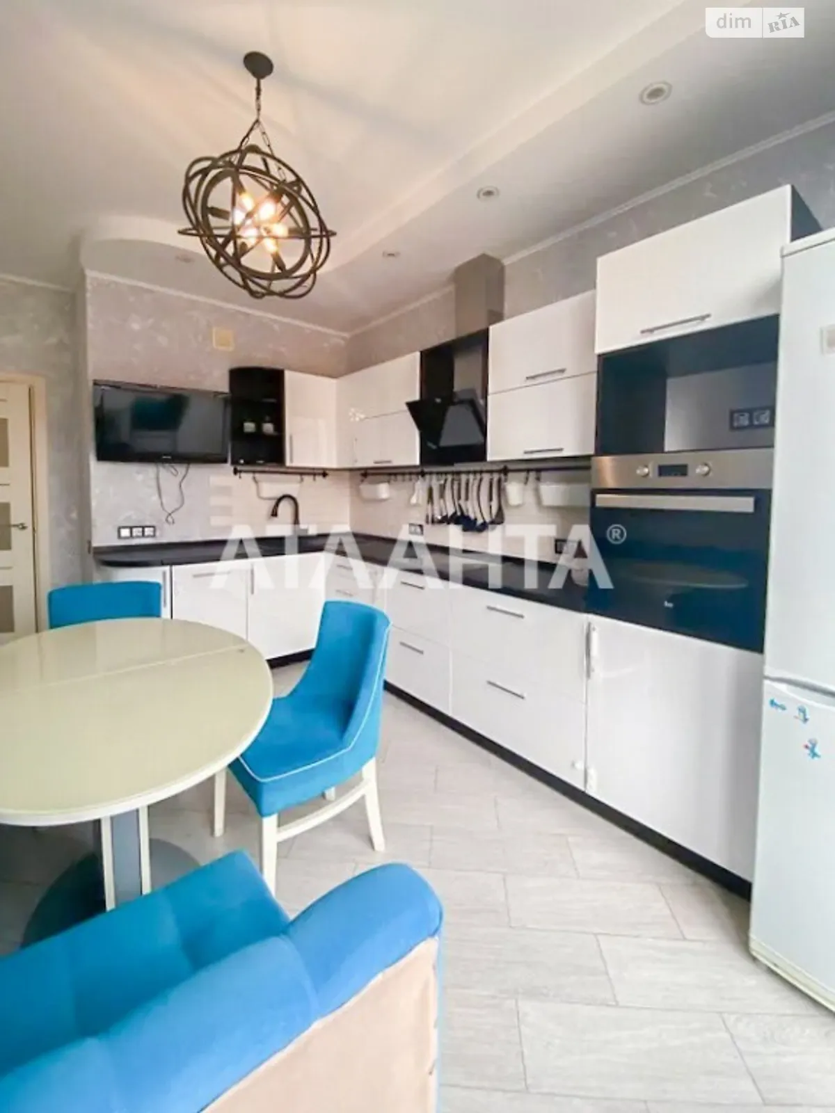 Продается 2-комнатная квартира 64.4 кв. м в Одессе, ул. Люстдорфская дорога - фото 1