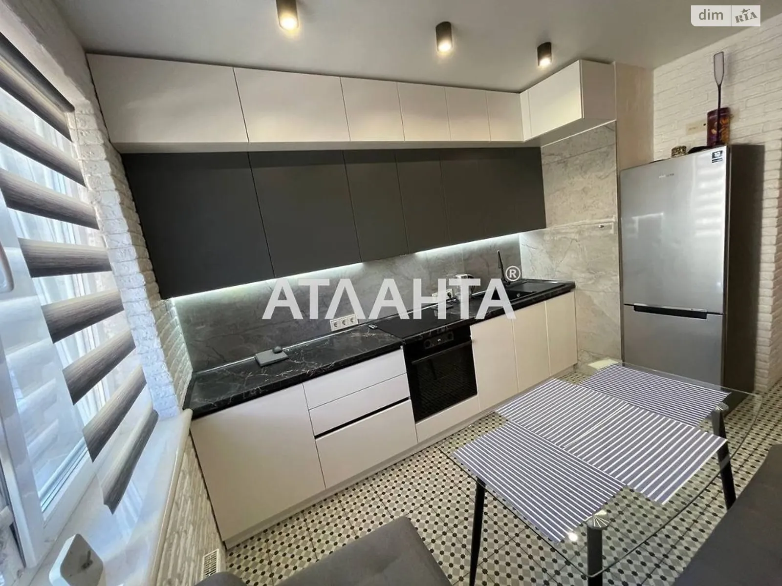 Продается 1-комнатная квартира 37.1 кв. м в Одессе, ул. Бассейная, 6А - фото 1