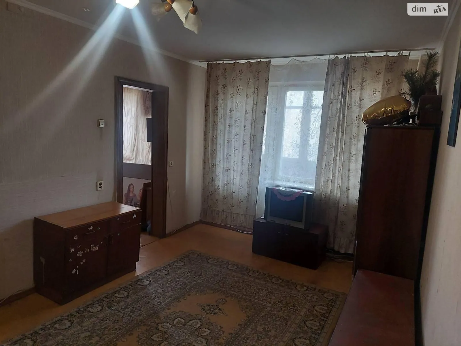 Продается 3-комнатная квартира 48 кв. м в Одессе, ул. Героев Крут