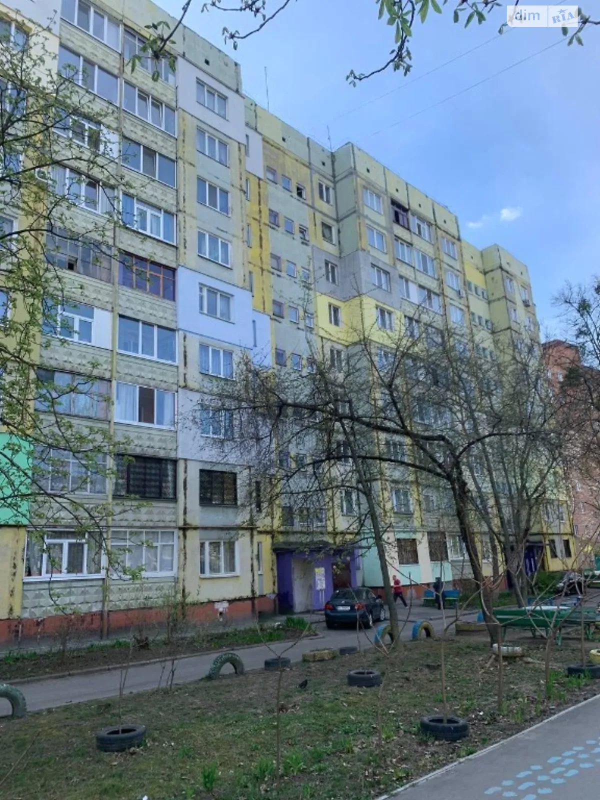 Продається 3-кімнатна квартира 62 кв. м у Полтаві, вул. Героїв України(Героїв Сталінграду)