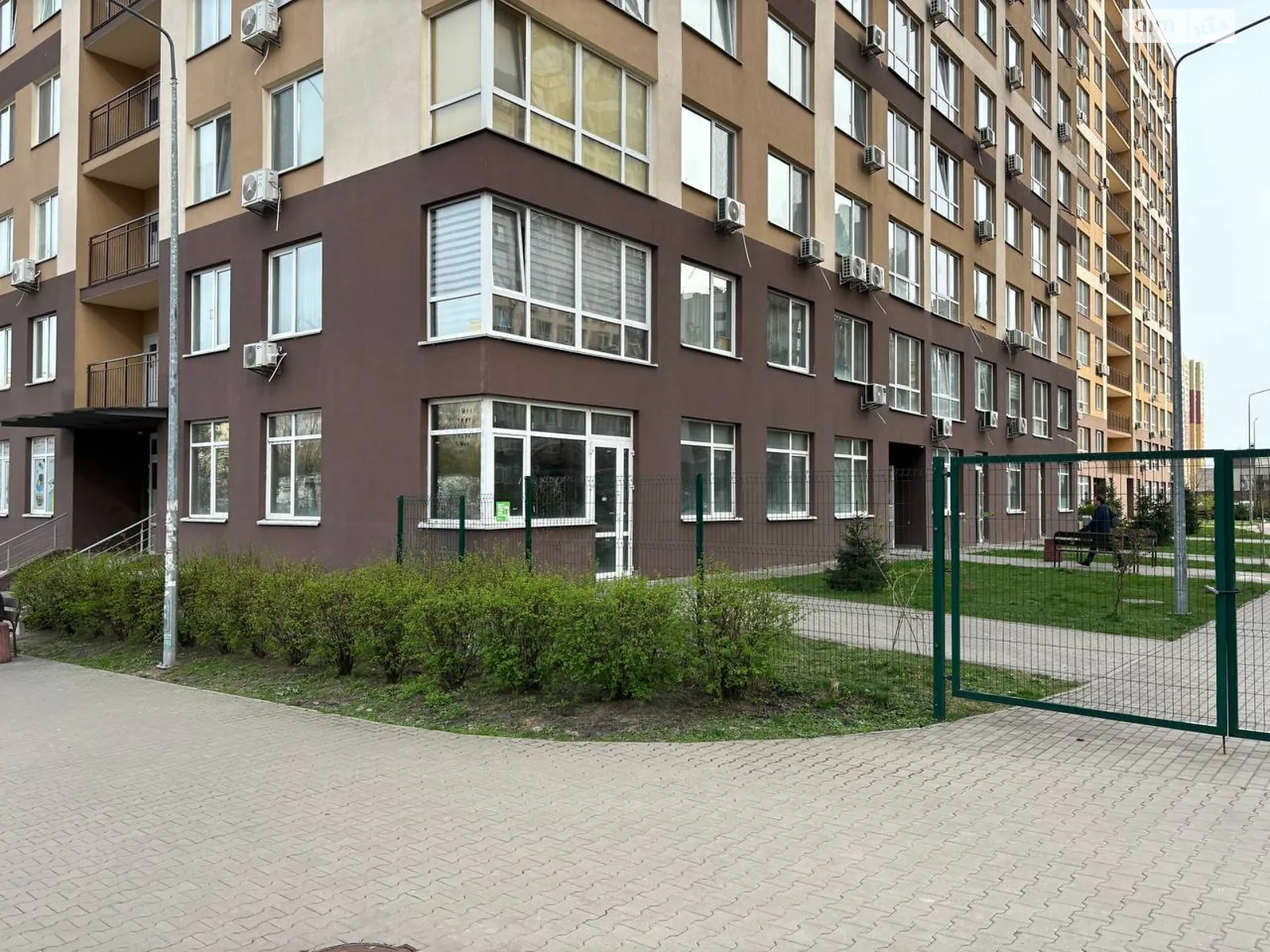 Продається приміщення вільного призначення 108 кв. м в 10-поверховій будівлі, цена: 190000 $ - фото 1