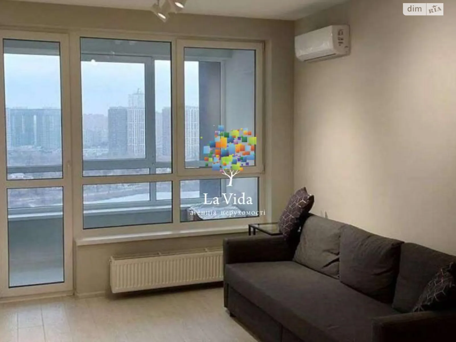 Сдается в аренду 1-комнатная квартира 51 кв. м в Киеве, ул. Заречная