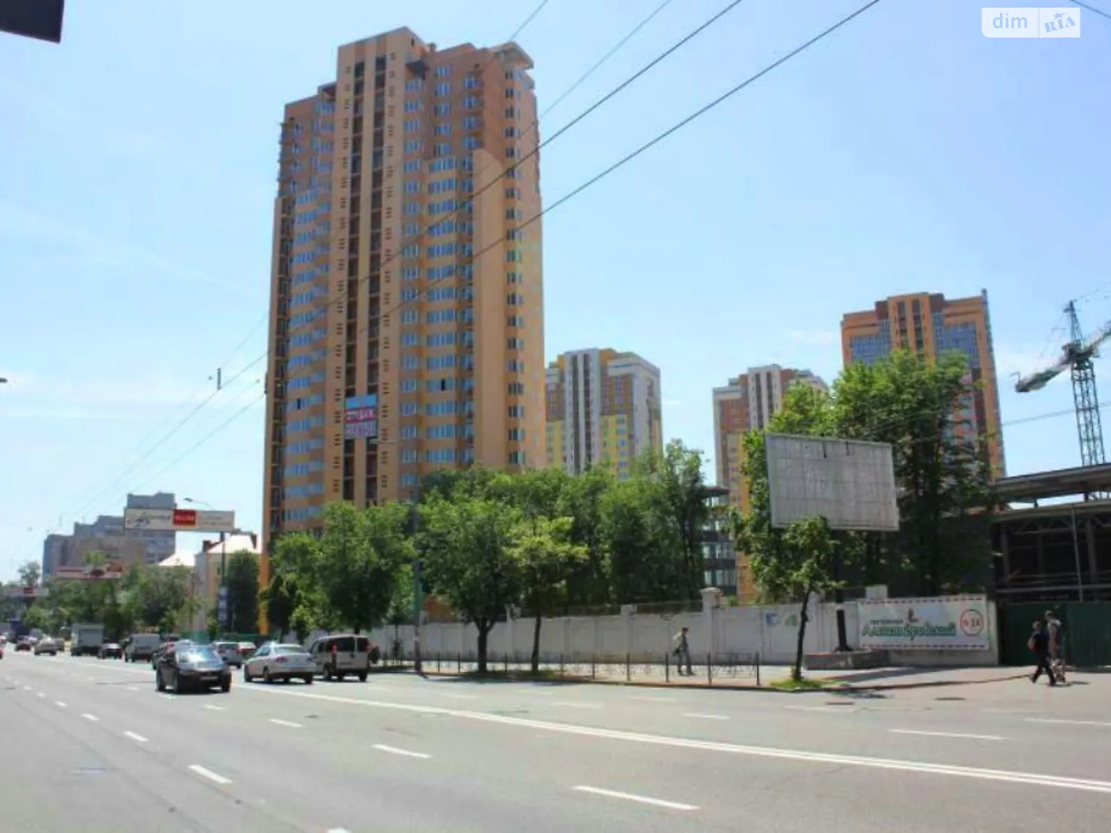 Продается 3-комнатная квартира 105 кв. м в Киеве, просп. Лобановского, 6А