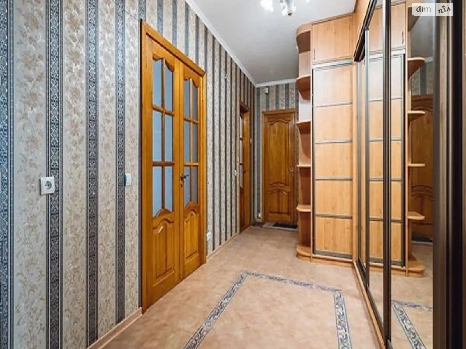 Продается 3-комнатная квартира 87 кв. м в Одессе, ул. Тополевая, 10 - фото 1