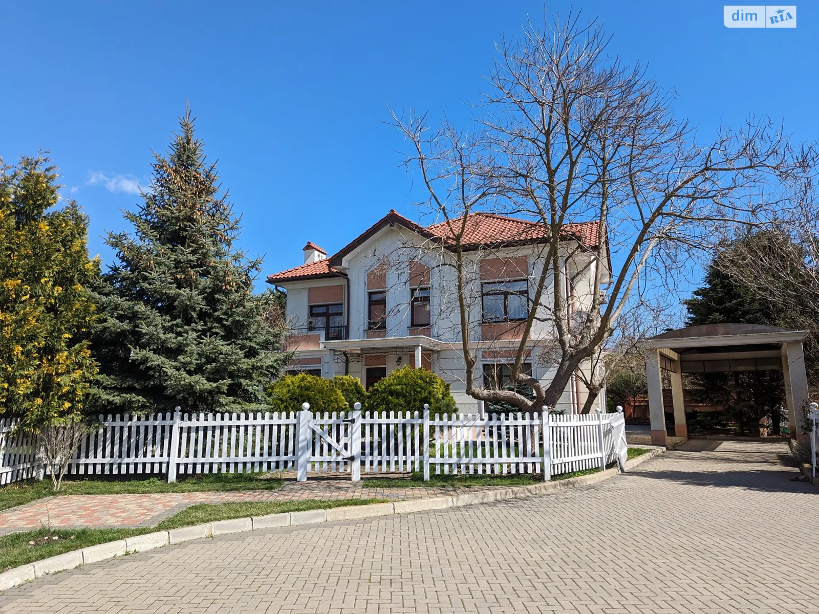 Продается дом на 2 этажа 230 кв. м с гаражом, цена: 260000 $ - фото 1