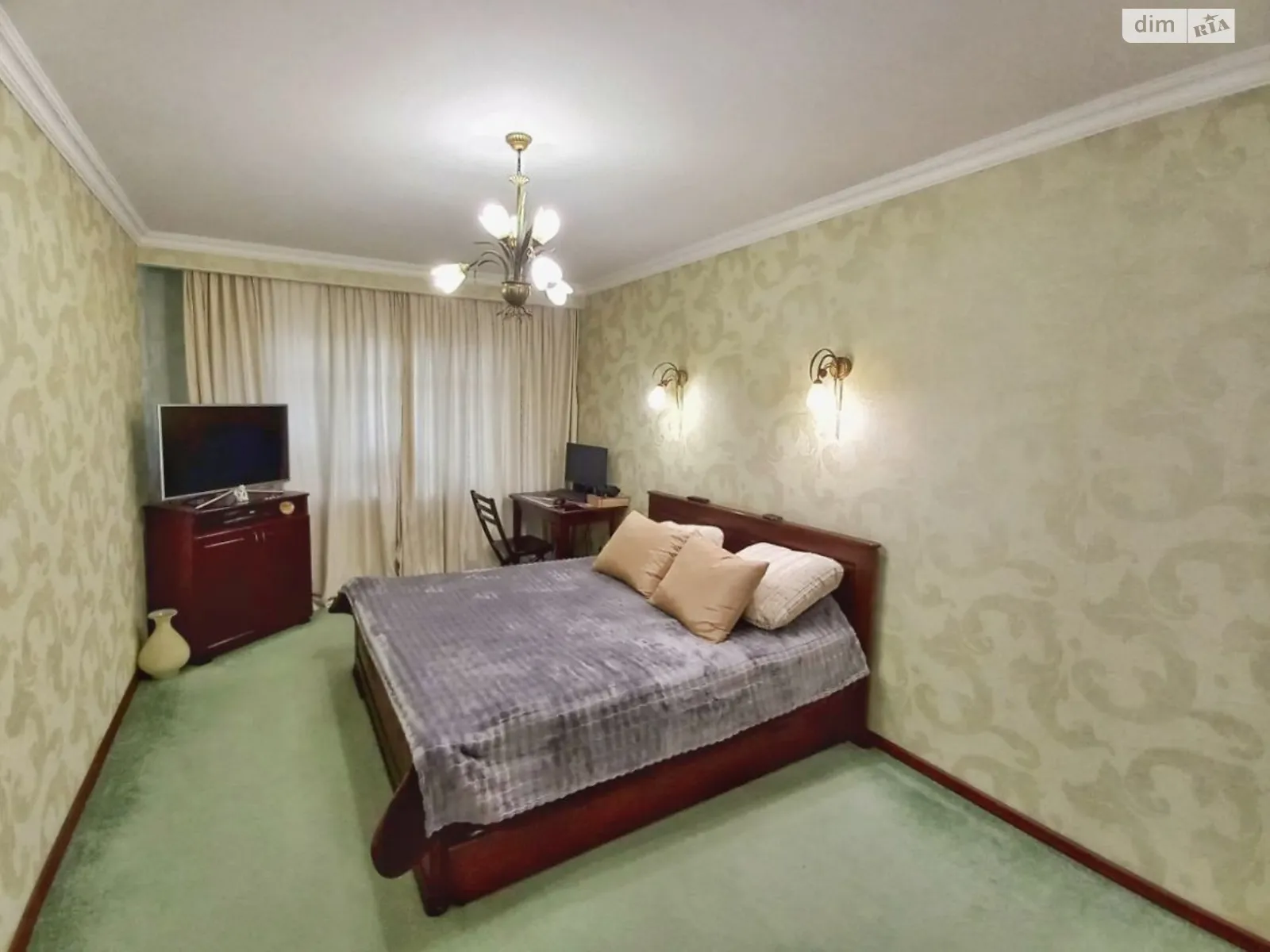 Продается 3-комнатная квартира 68.5 кв. м в Одессе, цена: 37000 $