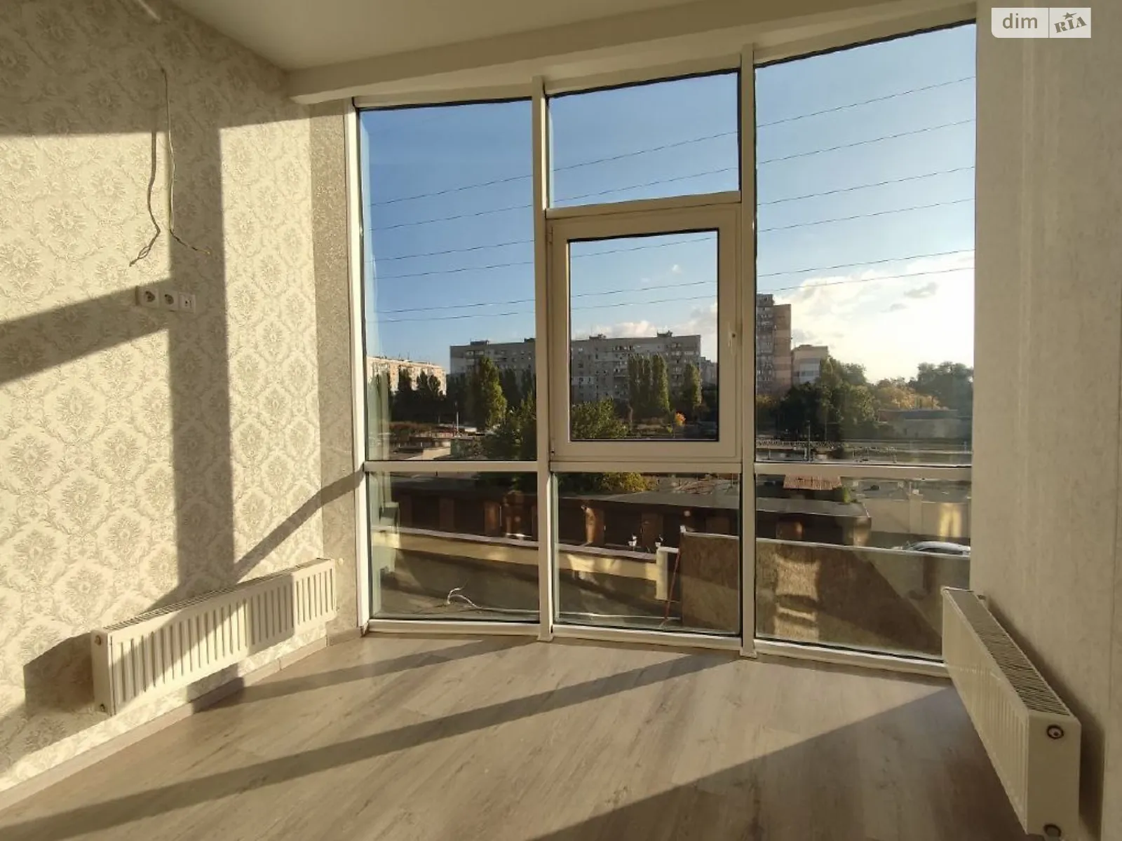 Продается 1-комнатная квартира 43.2 кв. м в Одессе, ул. Жемчужная, 1 - фото 1