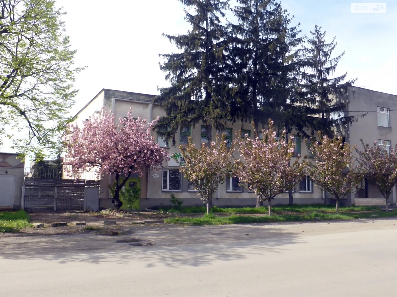 Сдается в аренду помещения свободного назначения 1500 кв. м в 3-этажном здании, цена: 85000 грн - фото 1