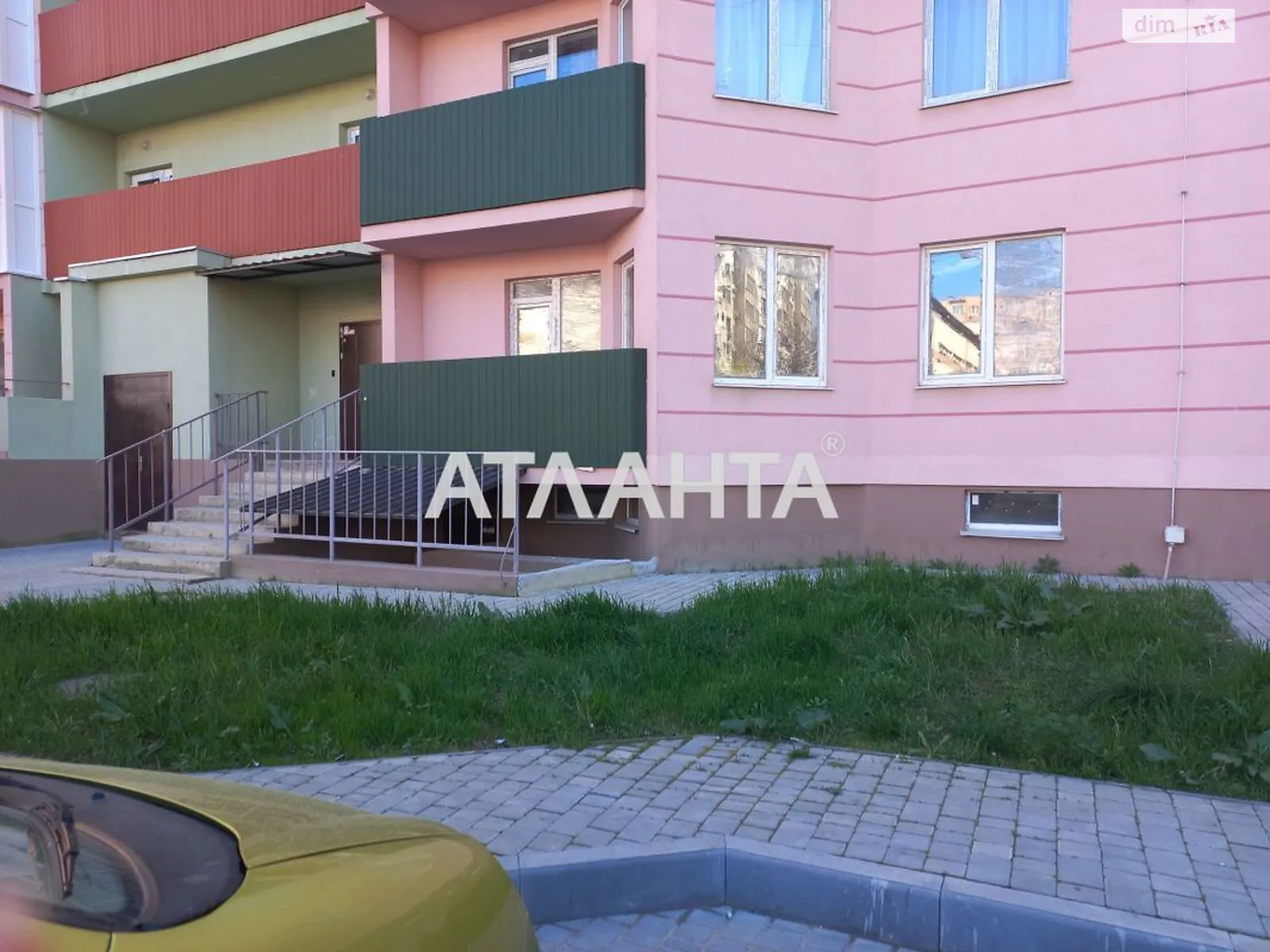 Продается 2-комнатная квартира 56.9 кв. м в Одессе, ул. Академика Сахарова, 20Б