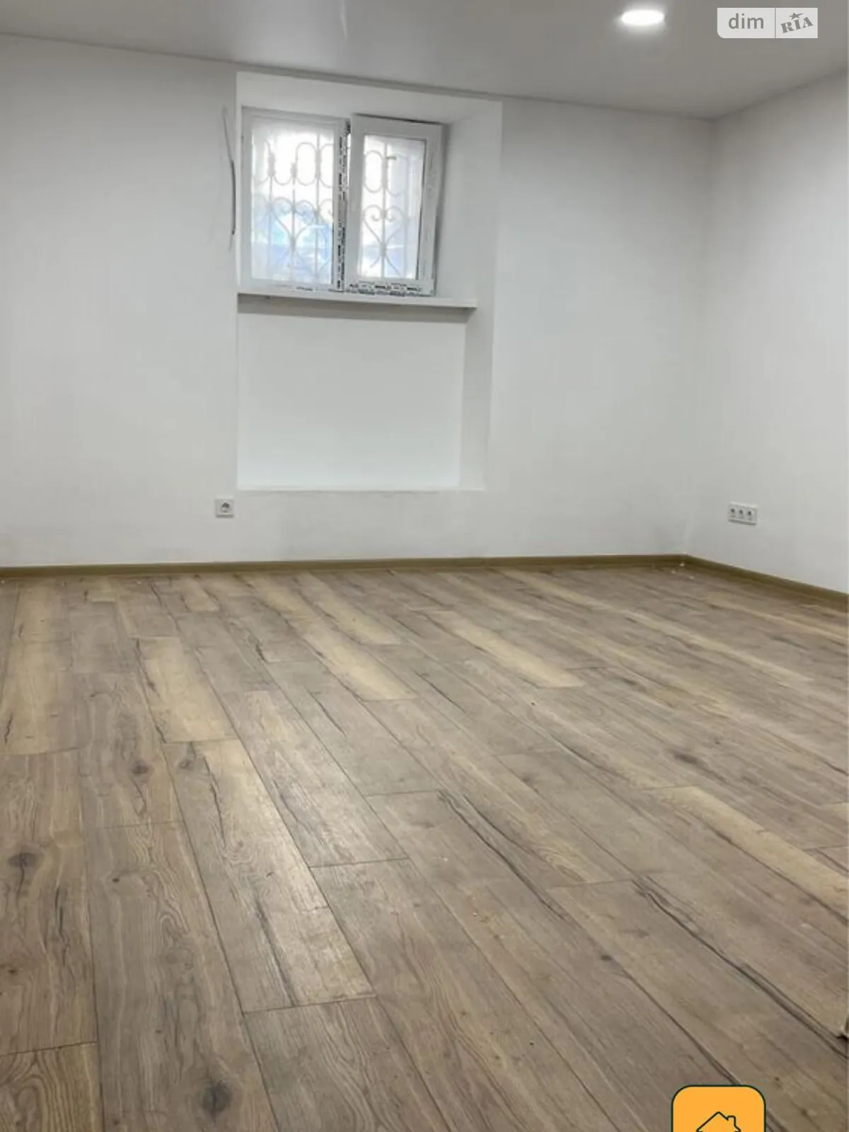 Продается офис 95 кв. м в бизнес-центре, цена: 69500 $ - фото 1