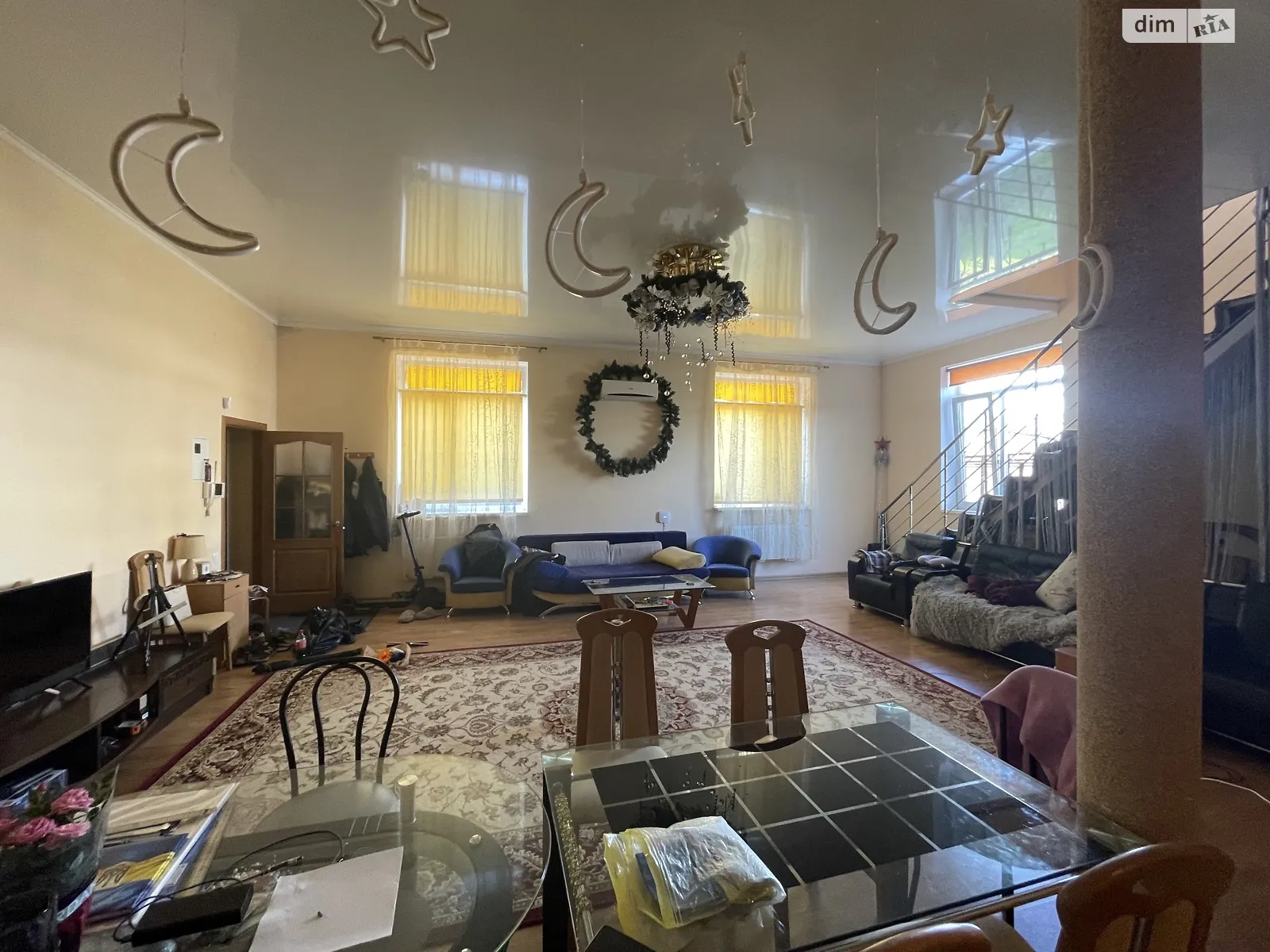 Продается дом на 3 этажа 489 кв. м с подвалом, цена: 150000 $ - фото 1