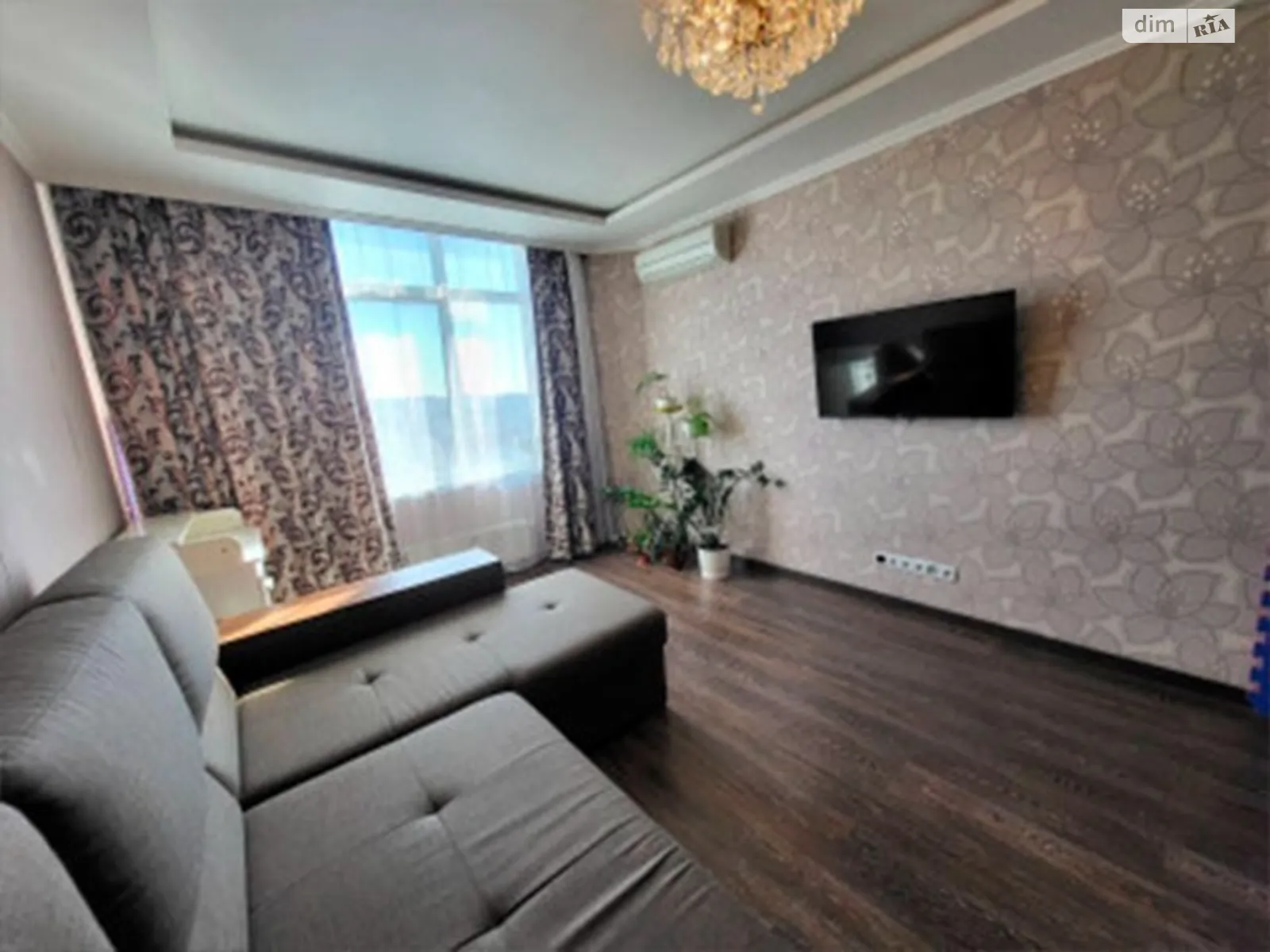 Продается 1-комнатная квартира 43 кв. м в Одессе, ул. Пишоновская, 6 - фото 1