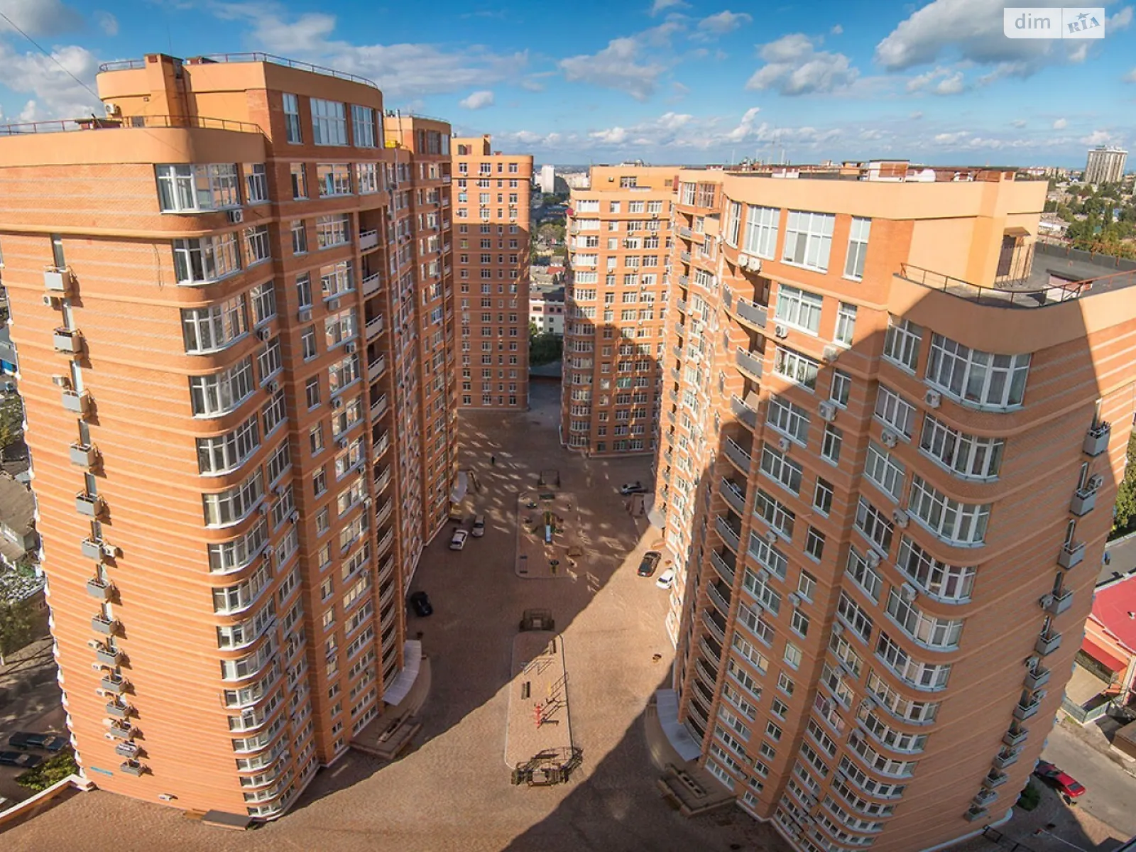 Продається 1-кімнатна квартира 46 кв. м у Одесі, вул. Середня - фото 1
