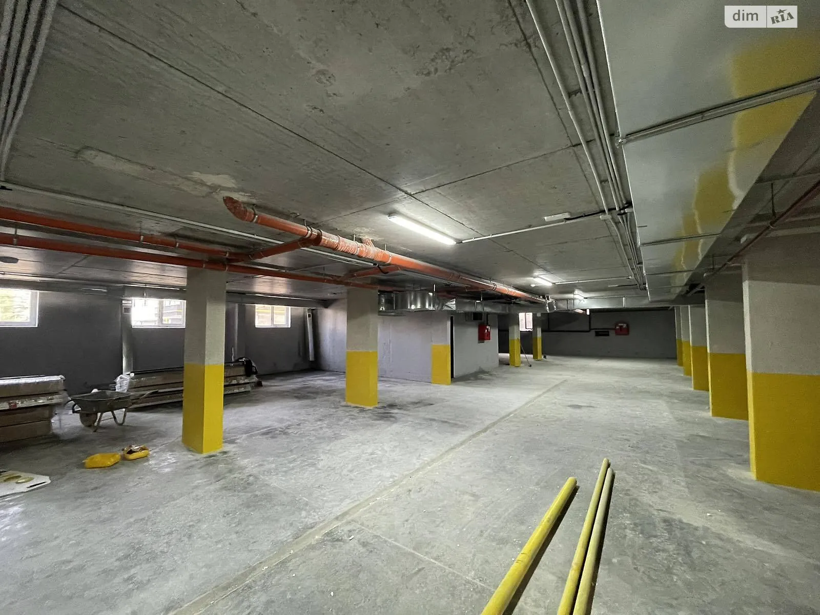 Продается подземный паркинг универсальный на 18 кв. м, цена: 432000 грн