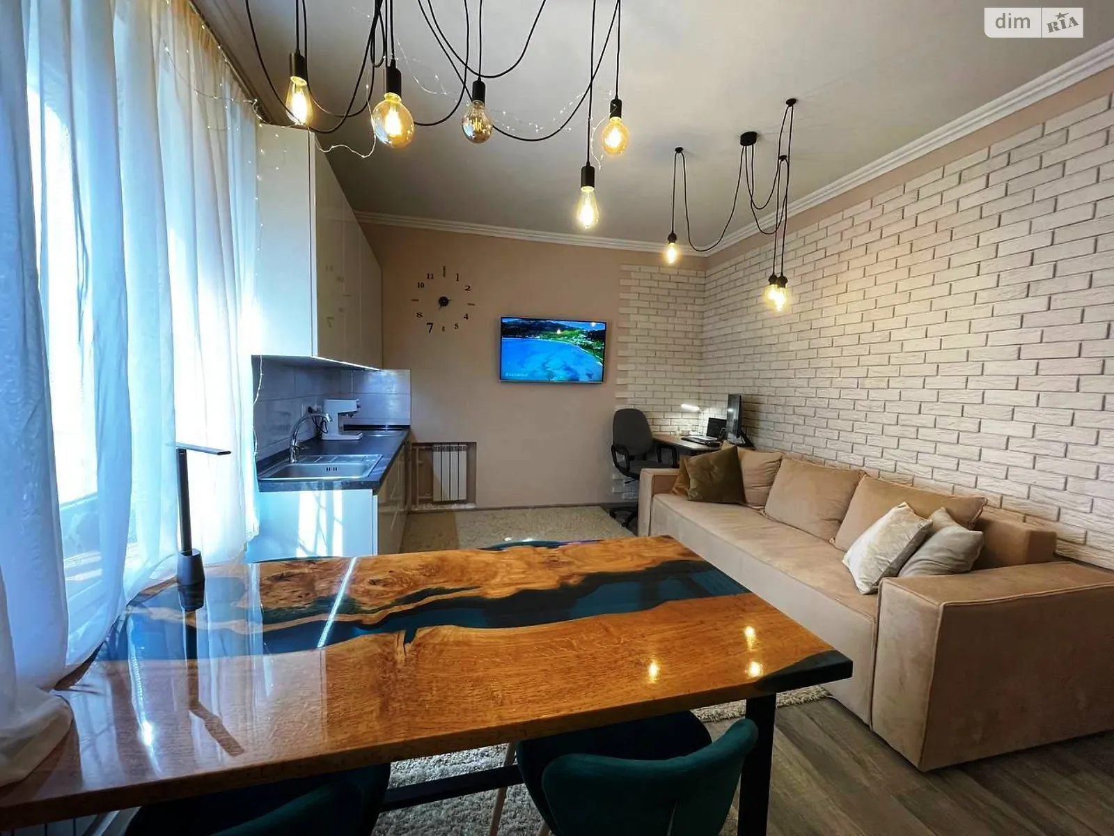 Продается 1-комнатная квартира 43 кв. м в Днепре, цена: 32000 $