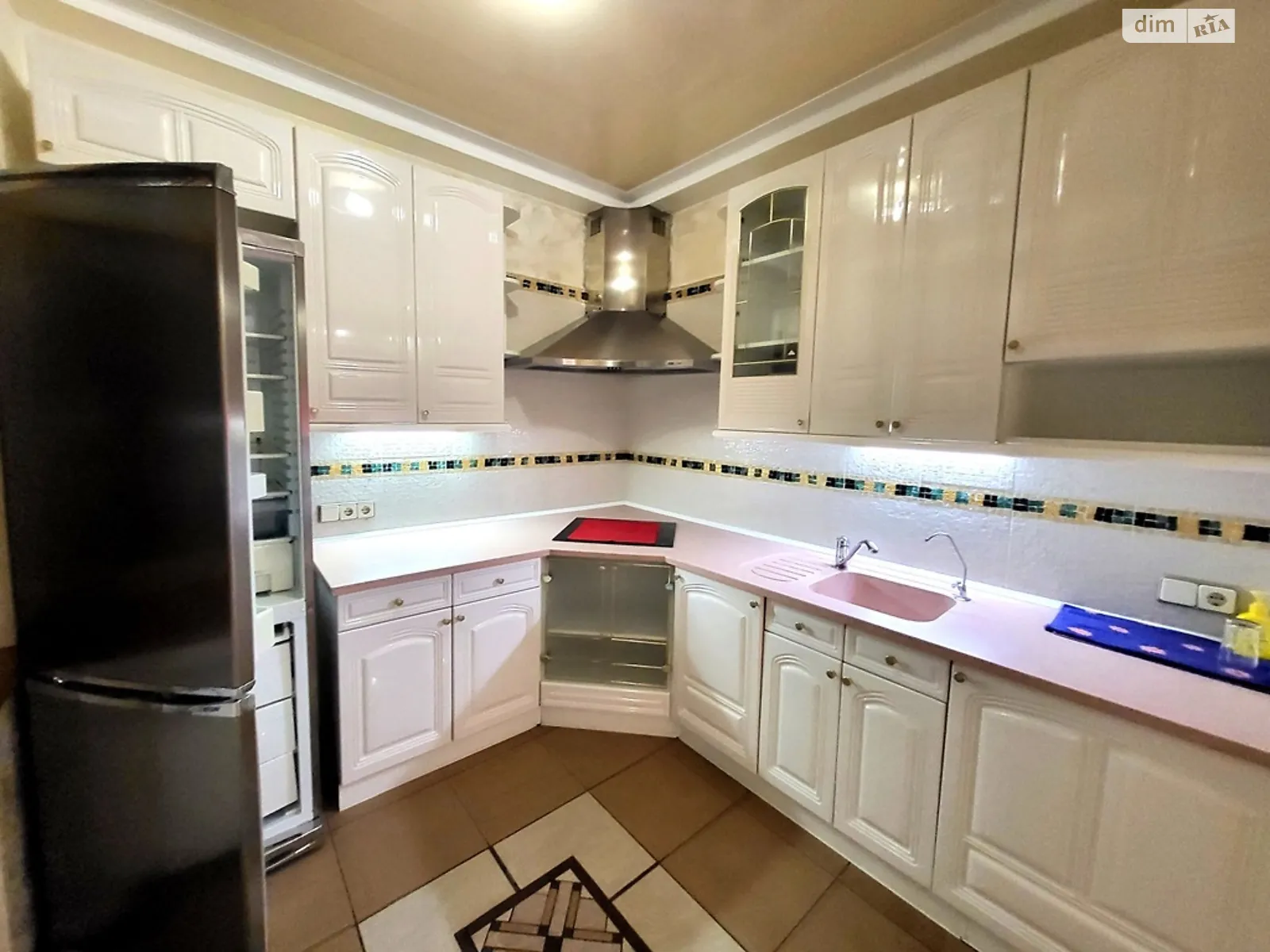 4-кімнатна квартира 140 кв. м у Запоріжжі, пл. Маяковського - фото 1