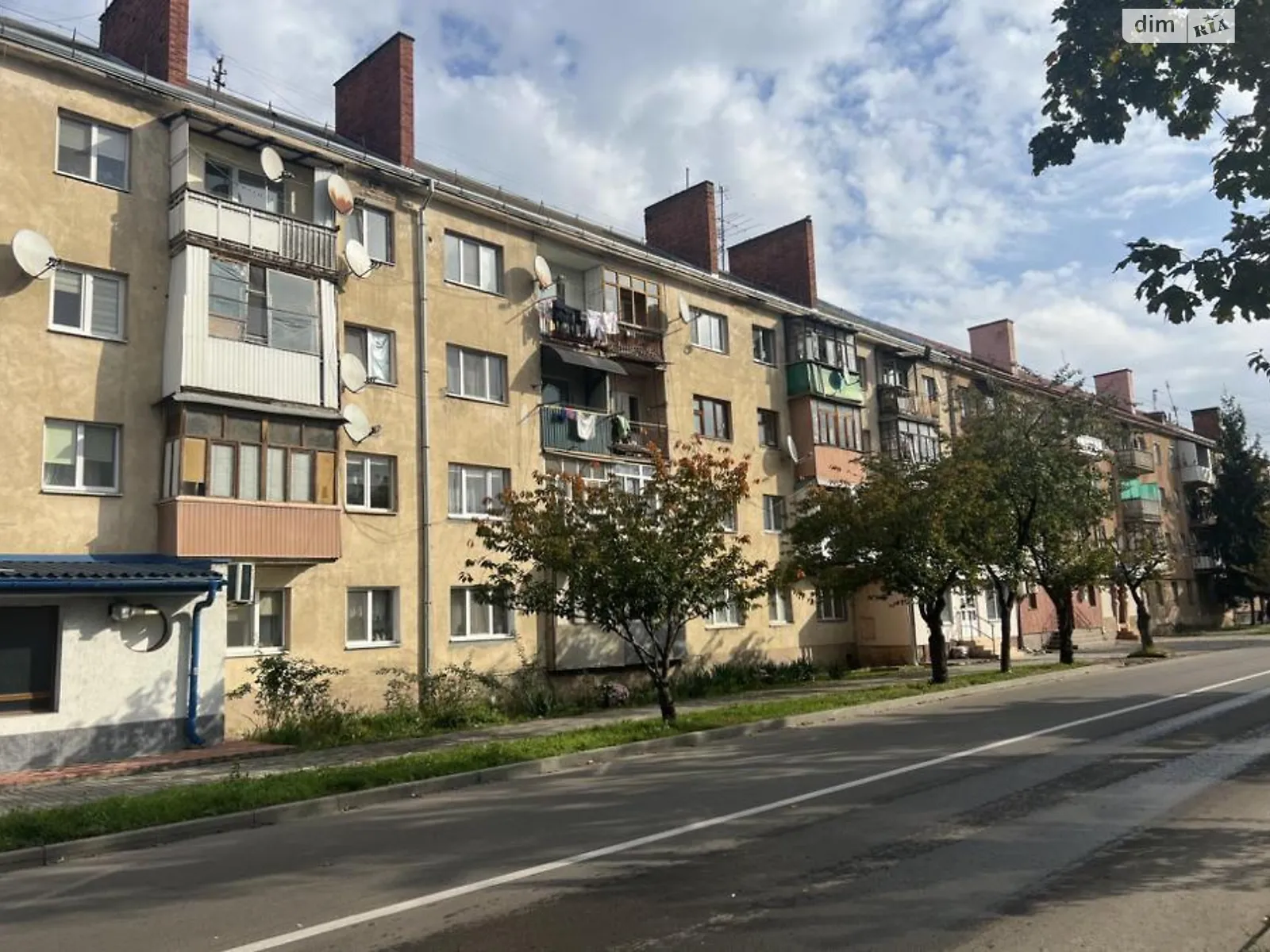 Продается 3-комнатная квартира 60 кв. м в Ужгороде, ул. Собранецкая, 120