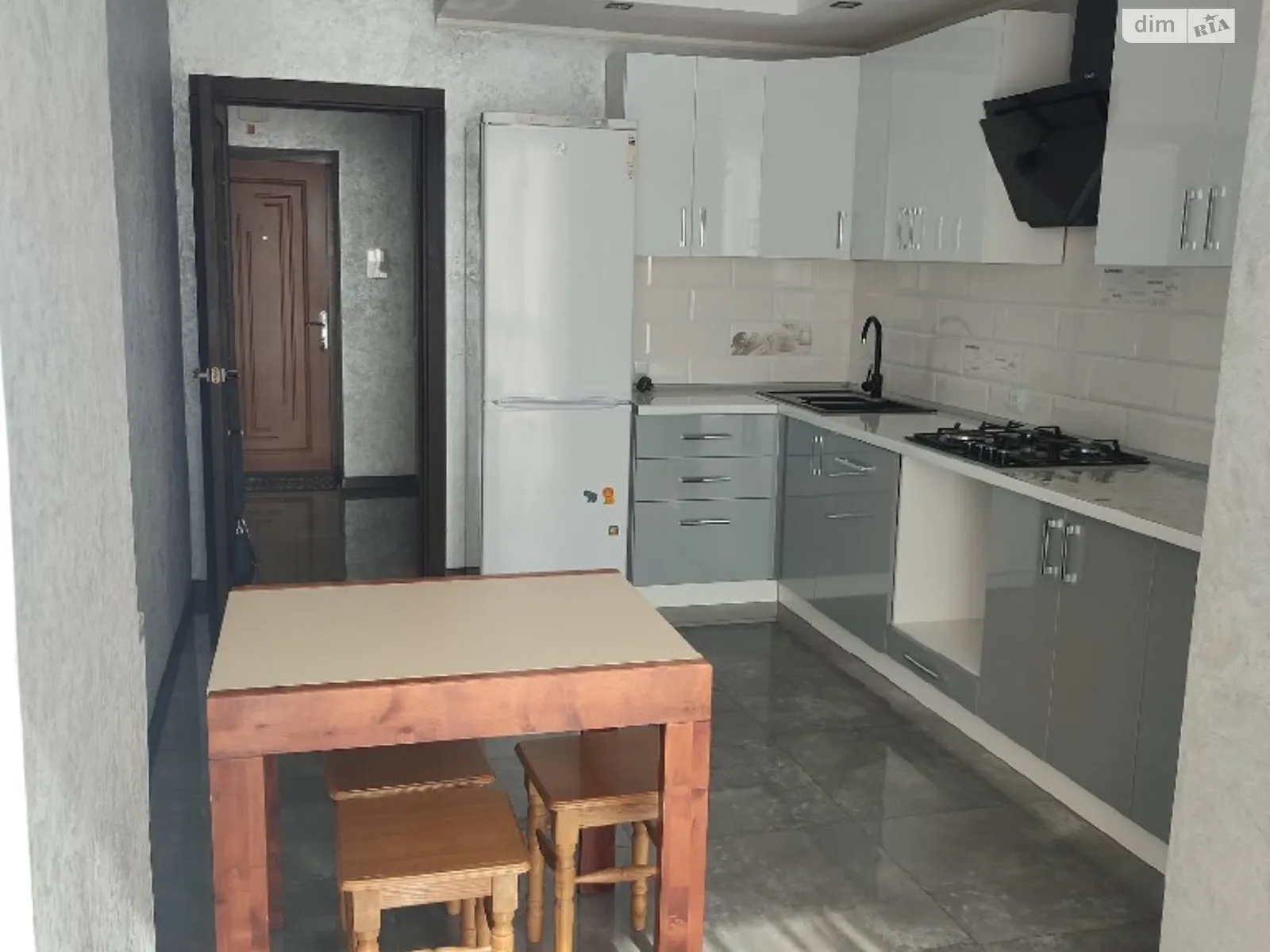 1-кімнатна квартира 42 кв. м у Тернополі, цена: 250 $