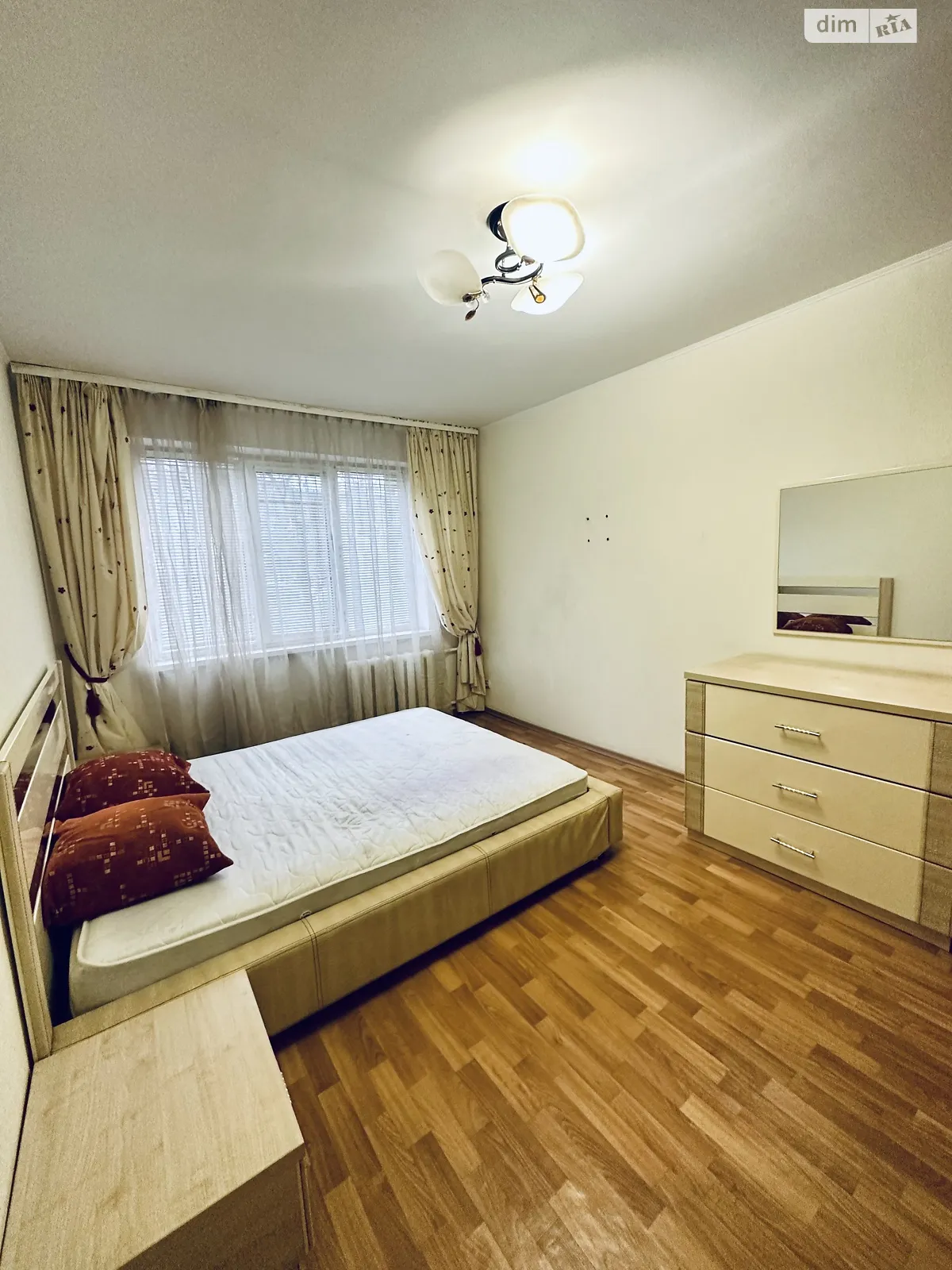 Продается 3-комнатная квартира 61.7 кв. м в Кривом Роге, цена: 27900 $