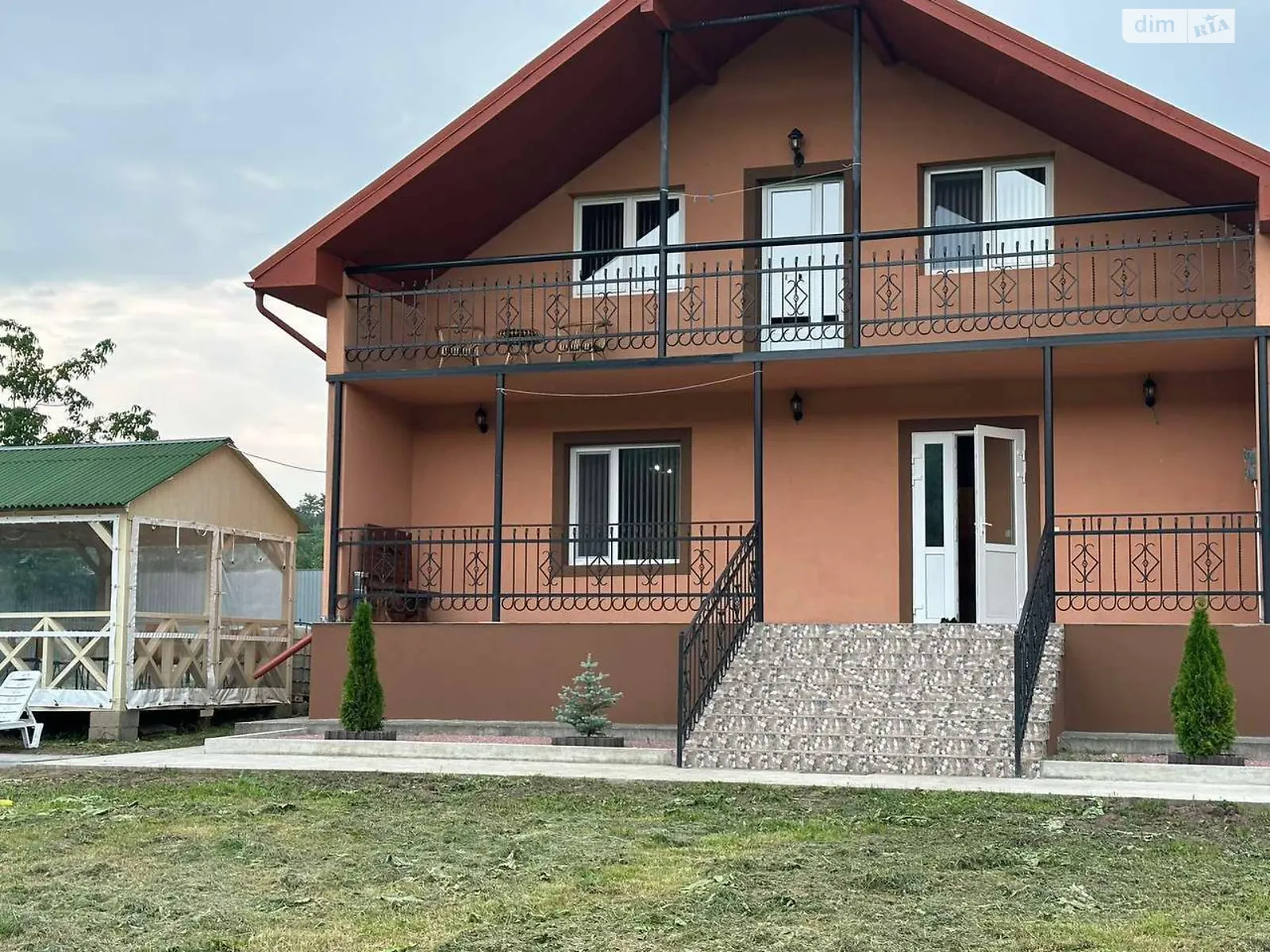 Продается дом на 2 этажа 150 кв. м с камином, цена: 87000 $ - фото 1