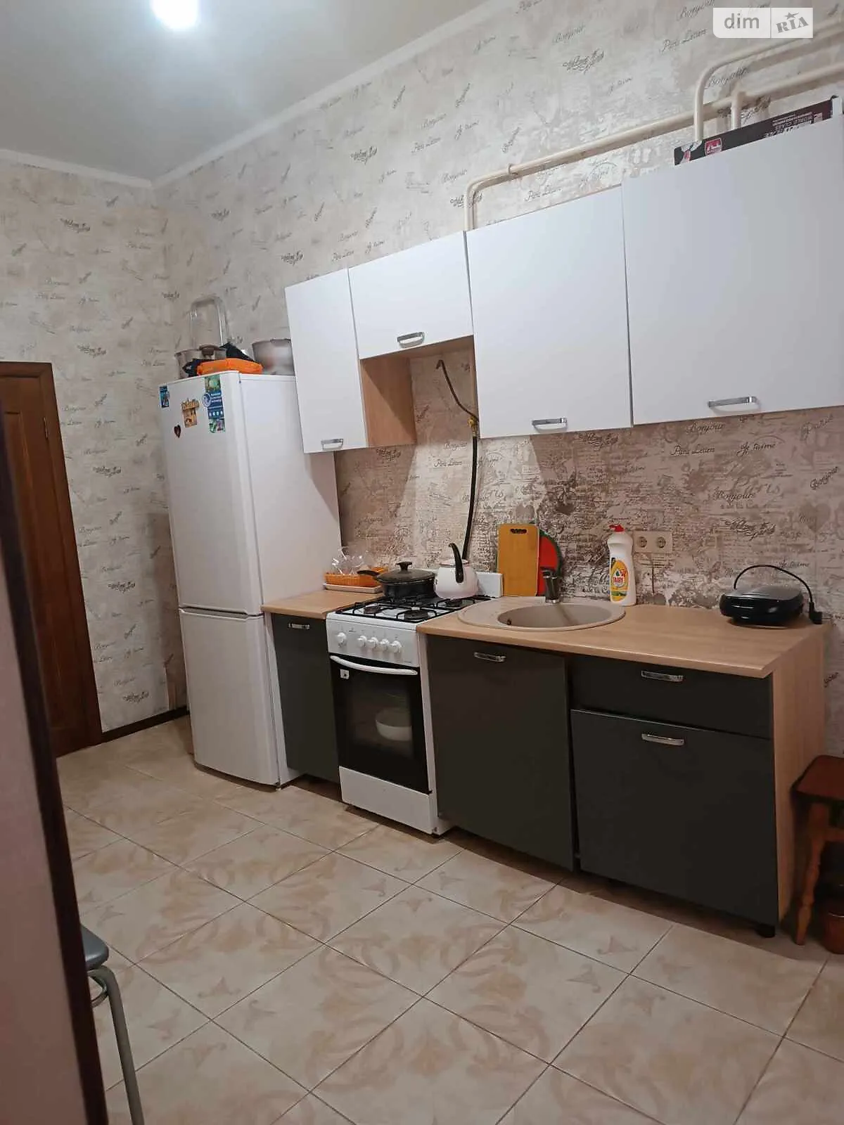 Продается 2-комнатная квартира 57 кв. м в Овидиополе, ул. Театральная, 32