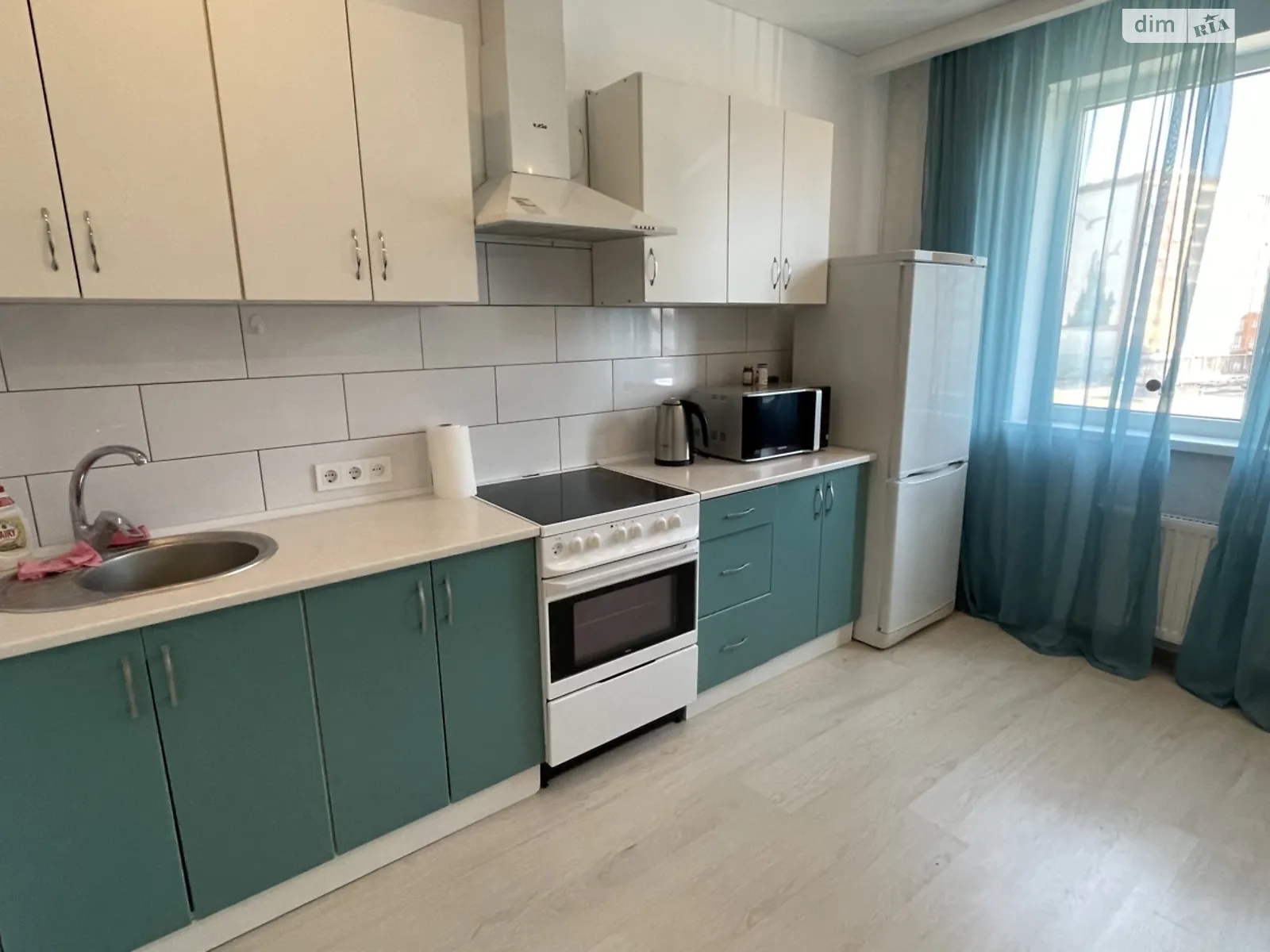 Продается 1-комнатная квартира 43 кв. м в Одессе, ул. Академика Сахарова - фото 1