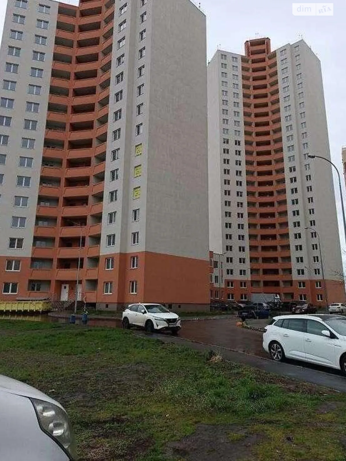 Продается 1-комнатная квартира 38 кв. м в Киеве, ул. Милославская, 18 - фото 1