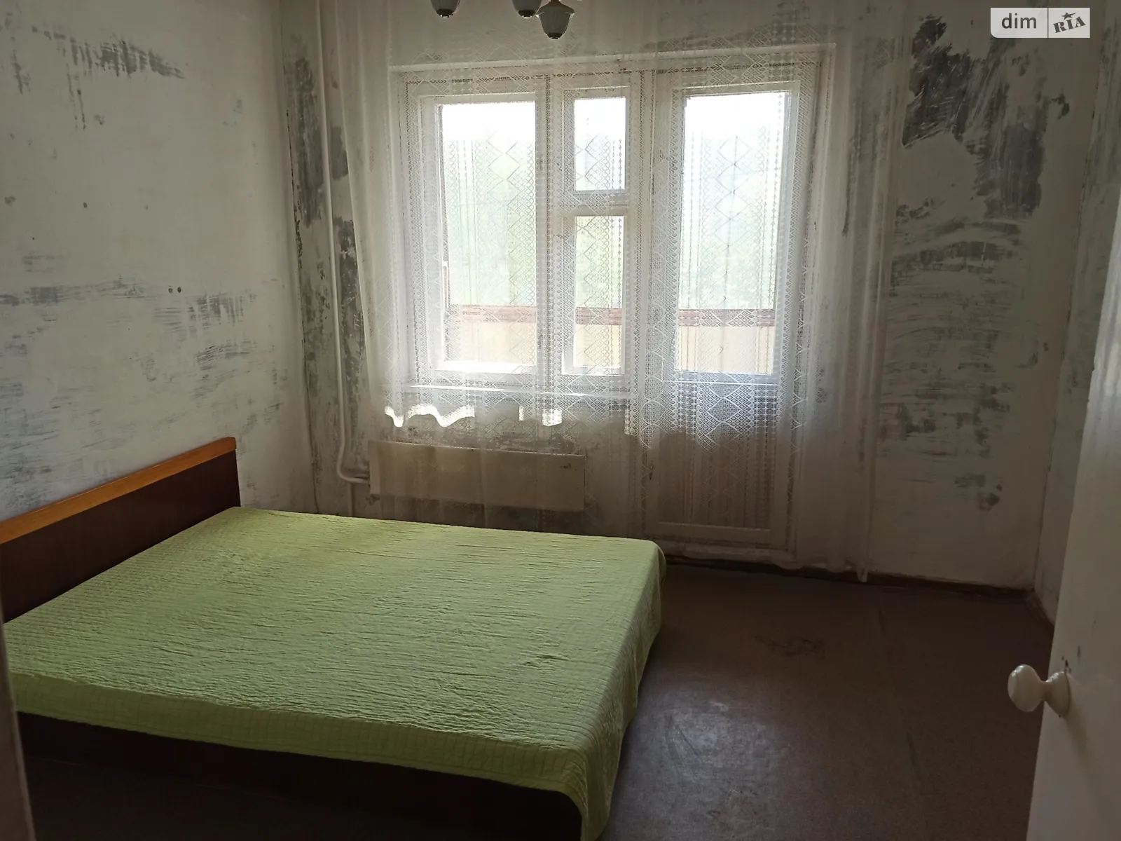 Продается 4-комнатная квартира 100 кв. м в Киеве, ул. Ревуцкого, 18А