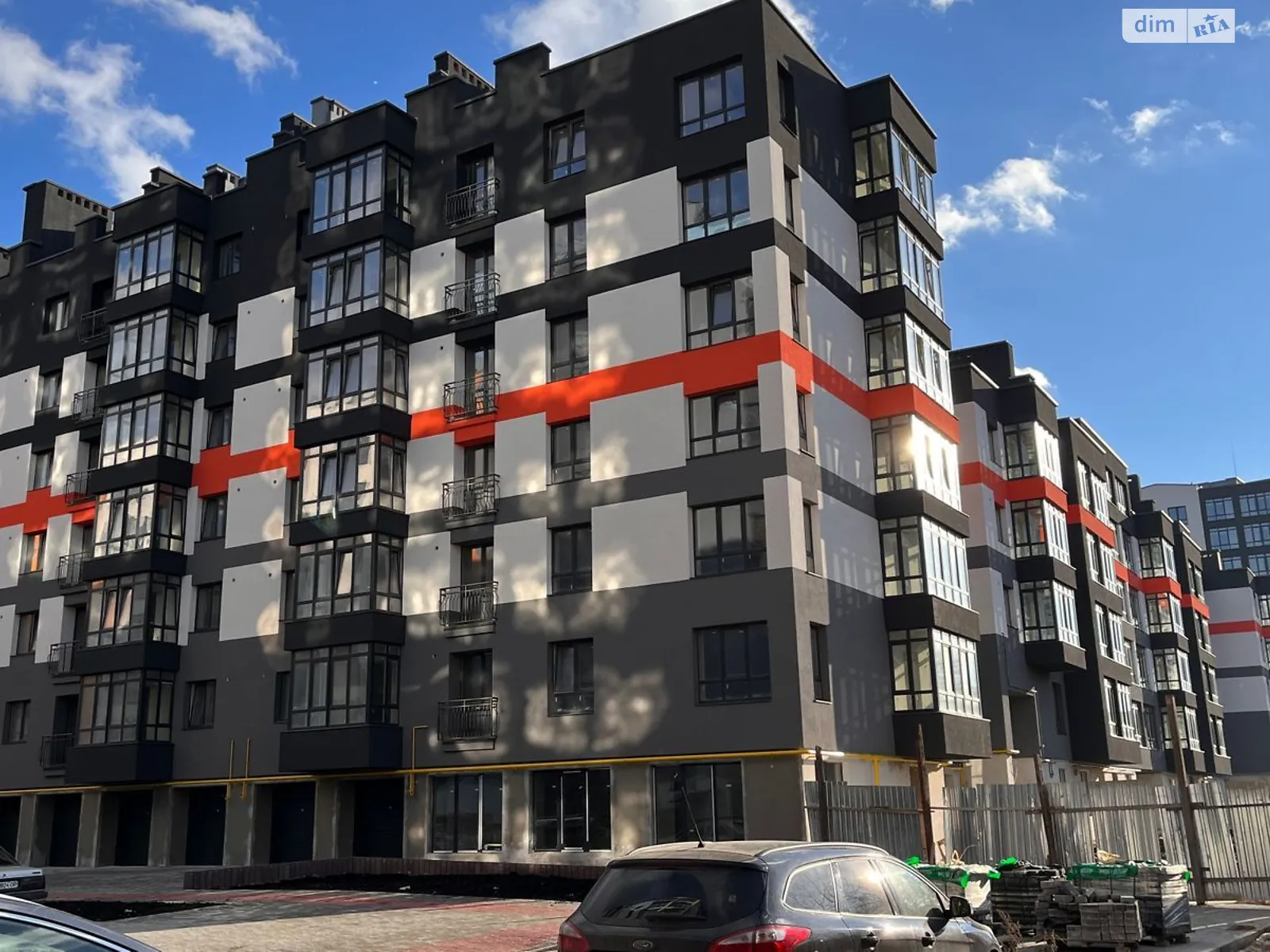 Продается 1-комнатная квартира 44.56 кв. м в Ивано-Франковске, ул. Коновальца Евгения