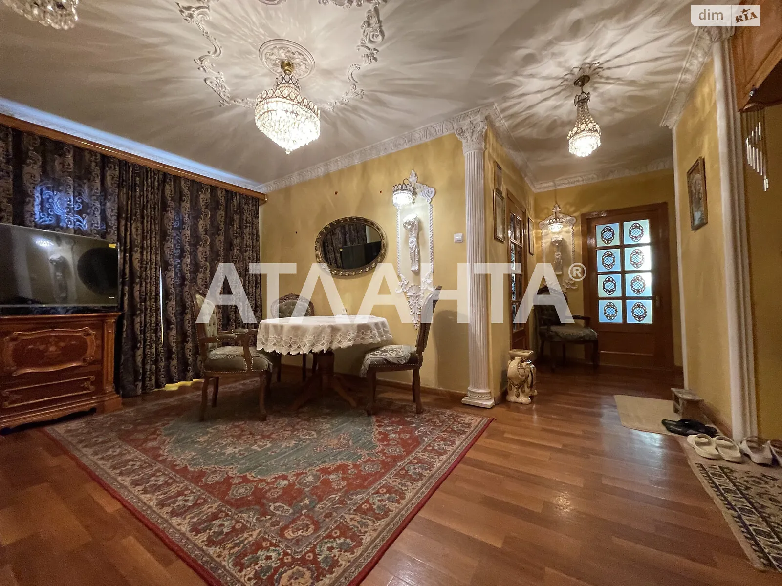 Продается 4-комнатная квартира 105 кв. м в Одессе, ул. Академика Королева