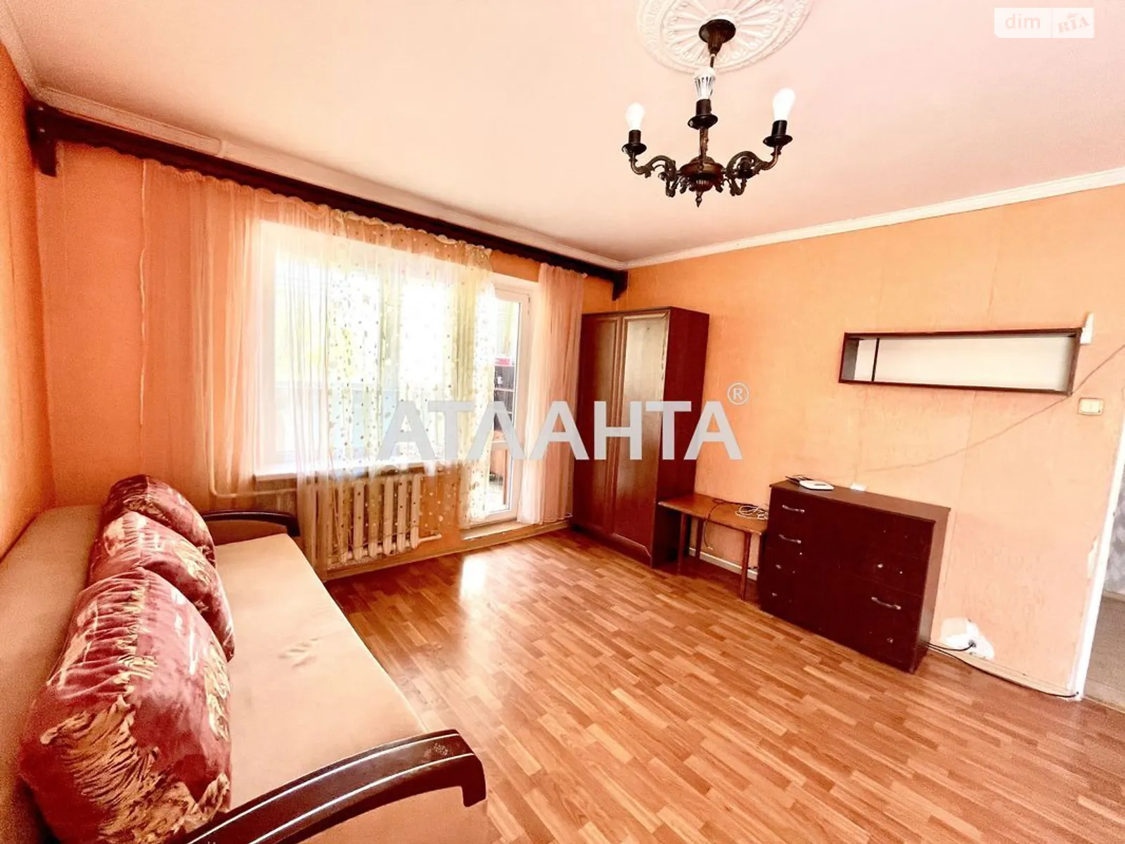 Продається 1-кімнатна квартира 39 кв. м у Чорноморську, вул. Парусна