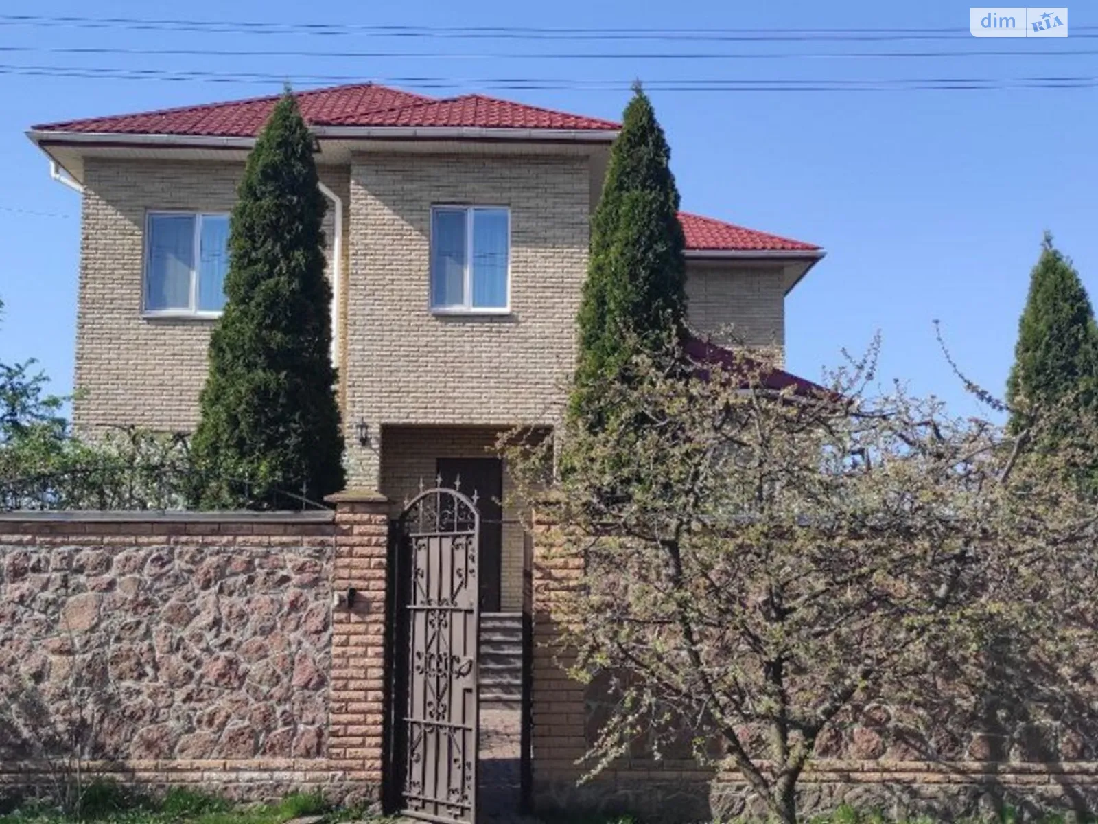 Продається будинок 2 поверховий 290 кв. м з каміном, цена: 380000 $