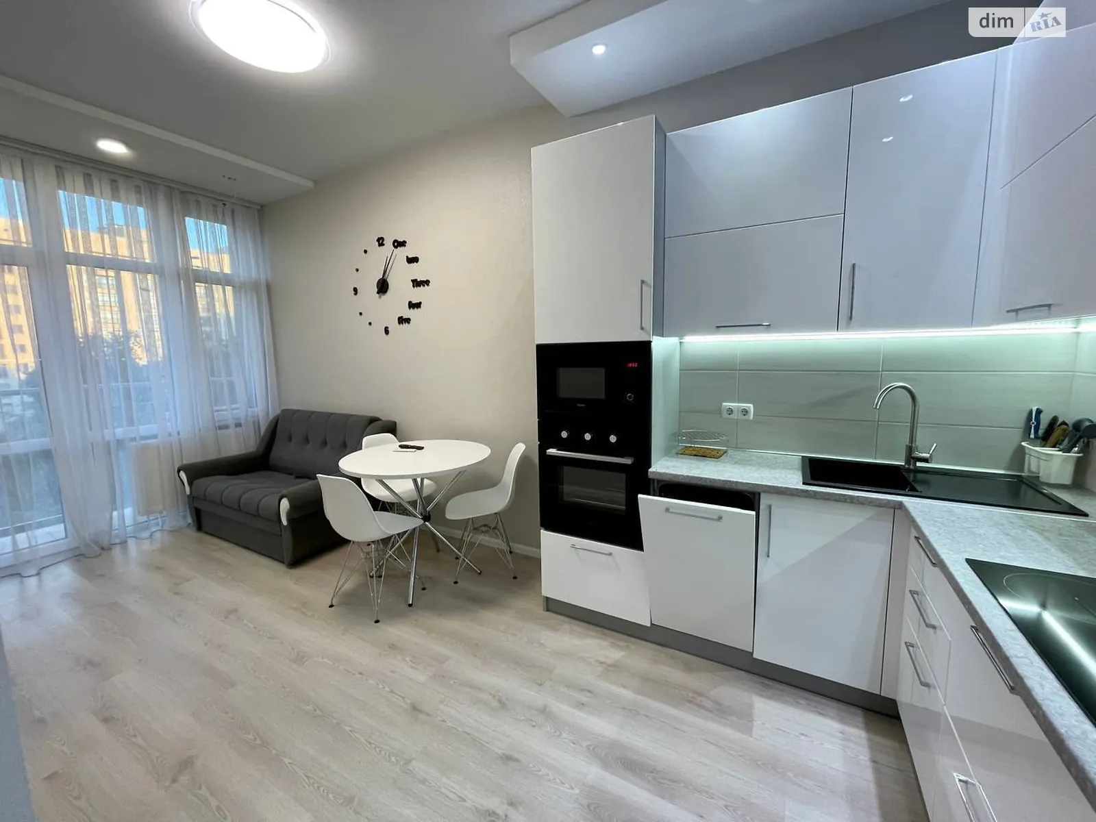 Продается 2-комнатная квартира 42 кв. м в Днепре, ул. Моссаковского Владимира, 3 корпус 1