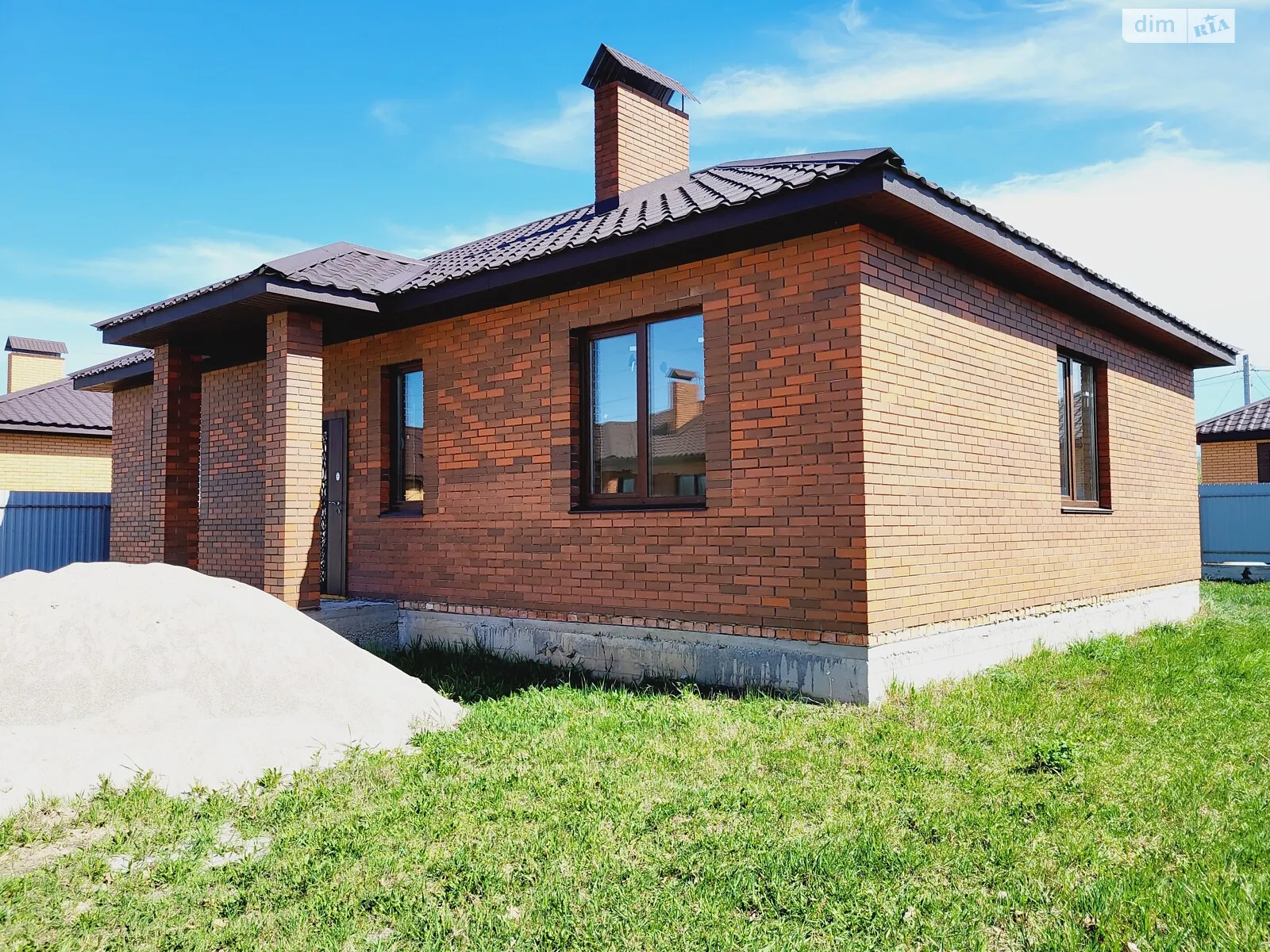 Продается одноэтажный дом 105 кв. м с бассейном, цена: 75000 $ - фото 1