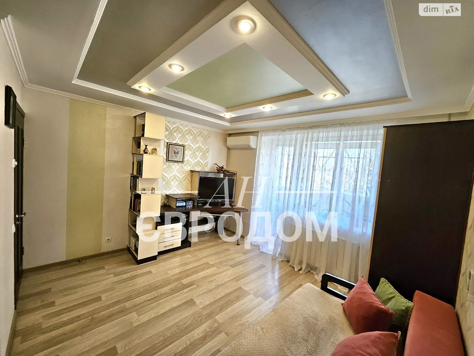 Продається 1-кімнатна квартира 37.2 кв. м у Харкові, цена: 37000 $