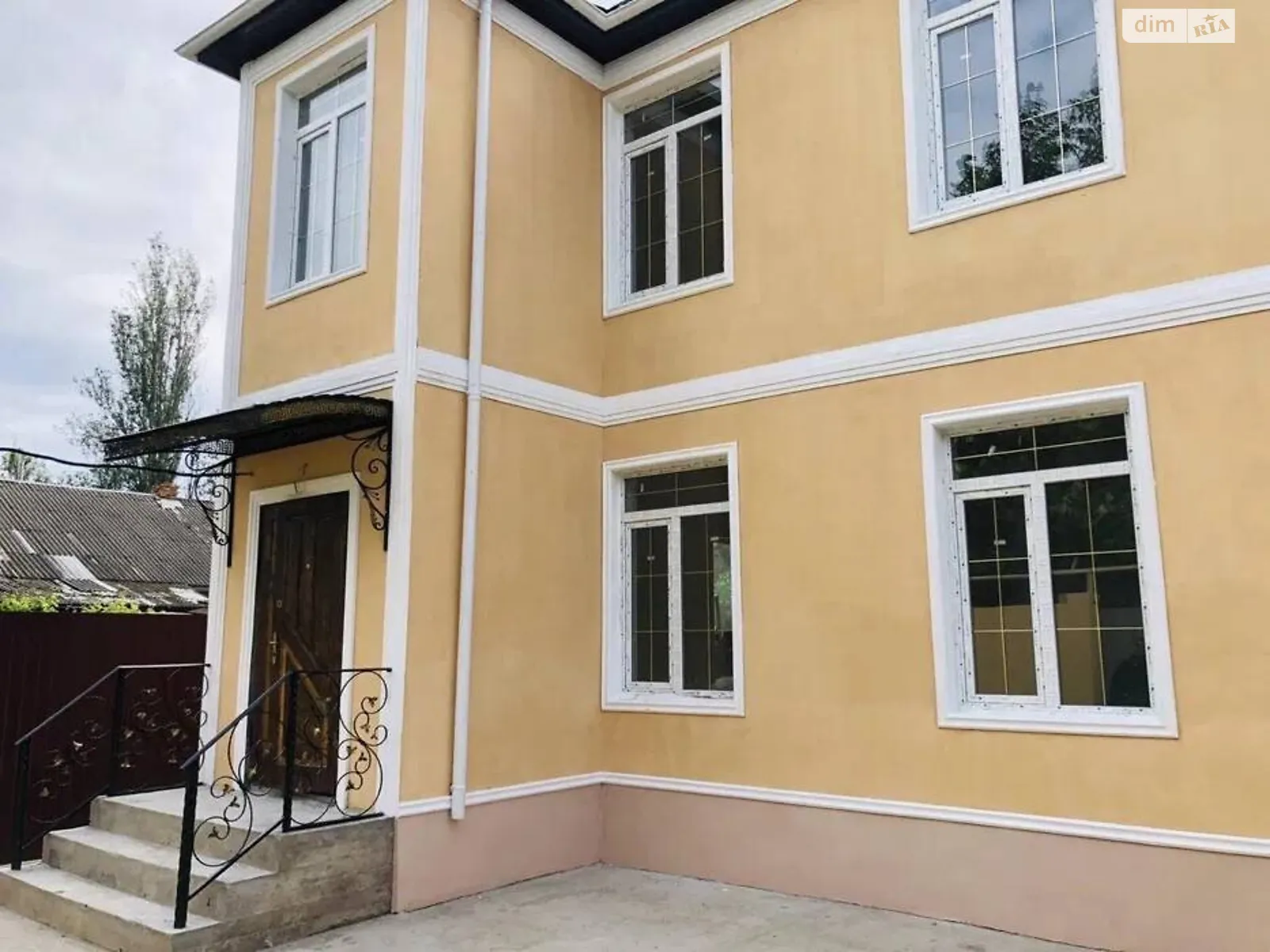 Продается дом на 2 этажа 150 кв. м с террасой, цена: 115000 $