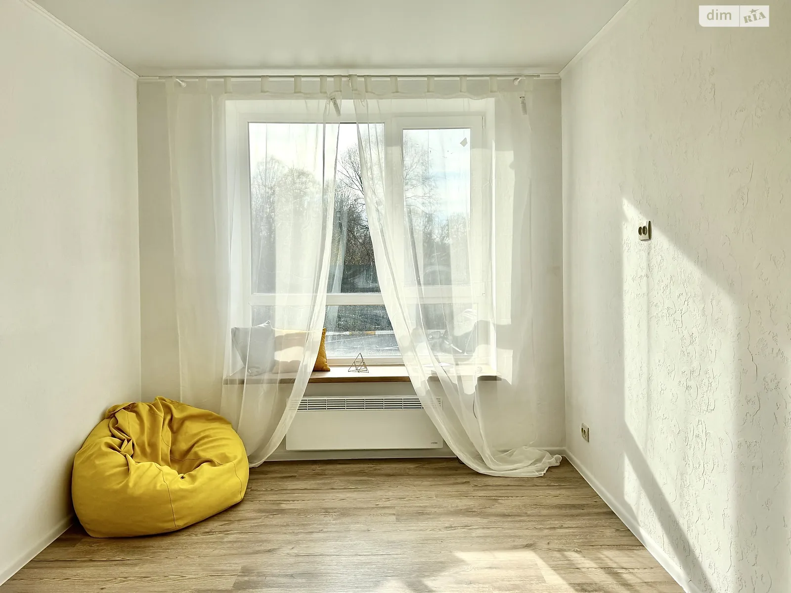 Продается 1-комнатная квартира 18.9 кв. м в Гостомеле, цена: 22000 $